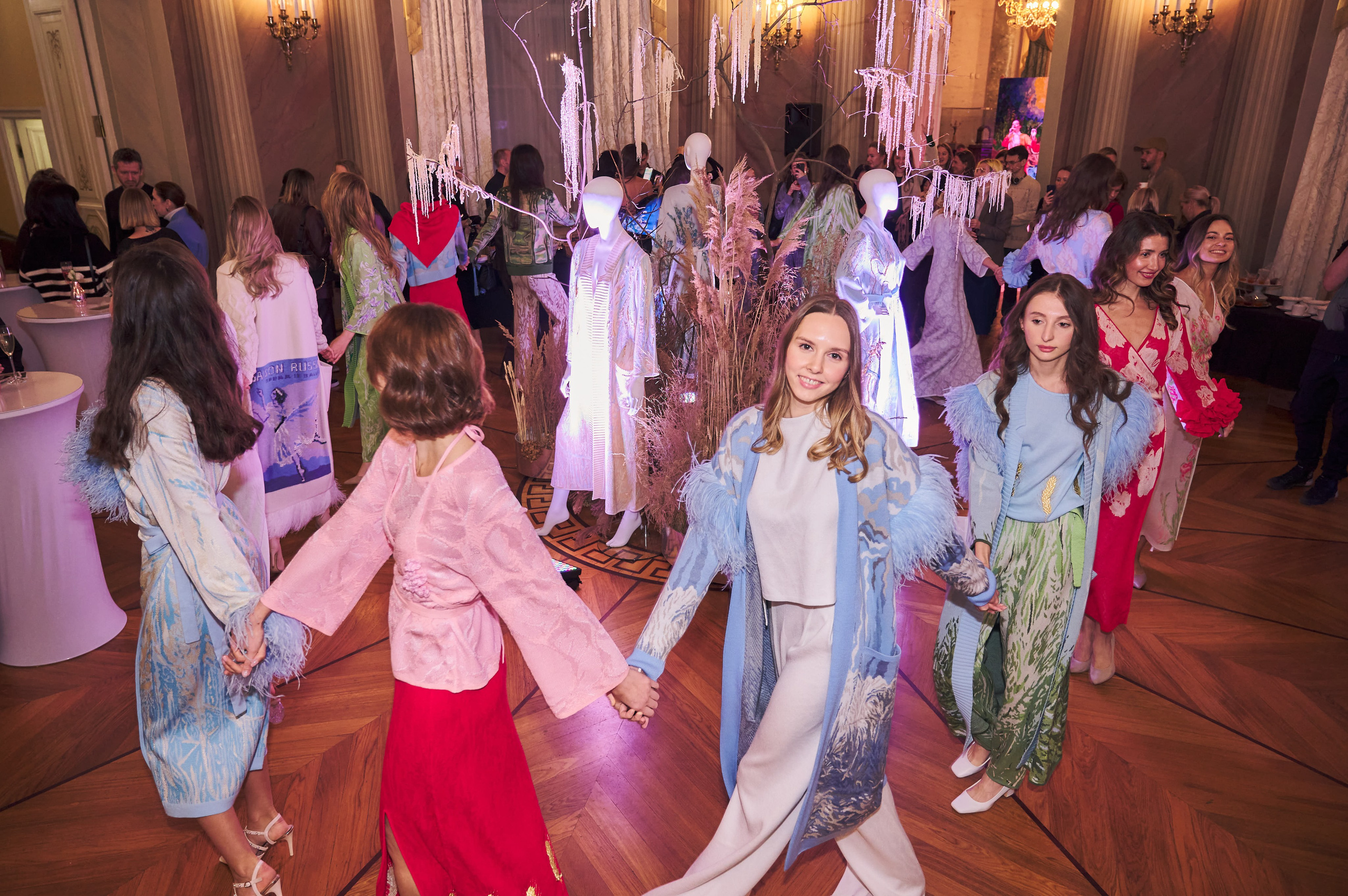 21.09.22 Люблино — Показ коллекции платьев. Никита Хохловский фото и видео продакшн