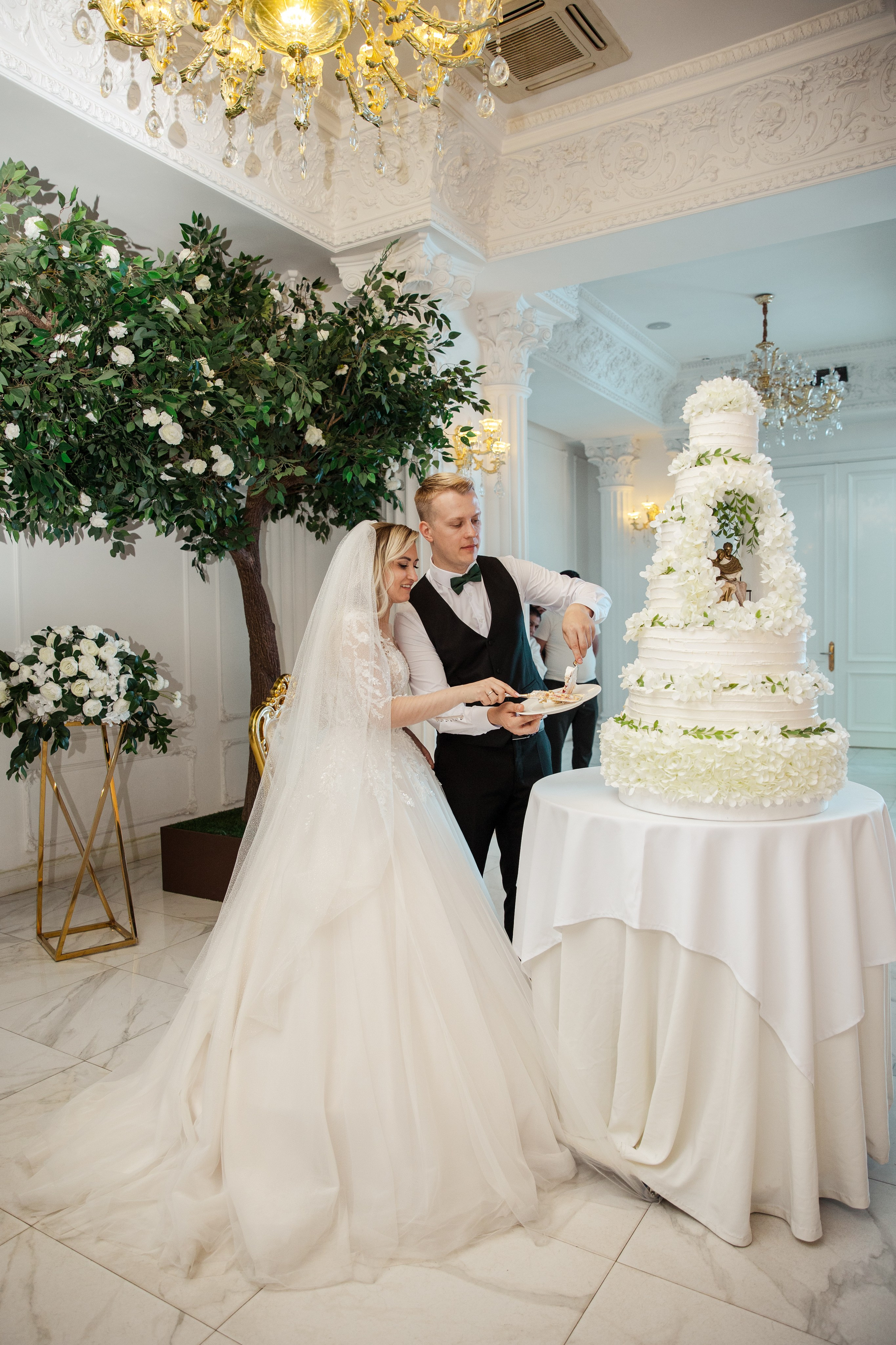 Саша и Лина. Ведущий на свадьбу в Москве Зубков Алексей