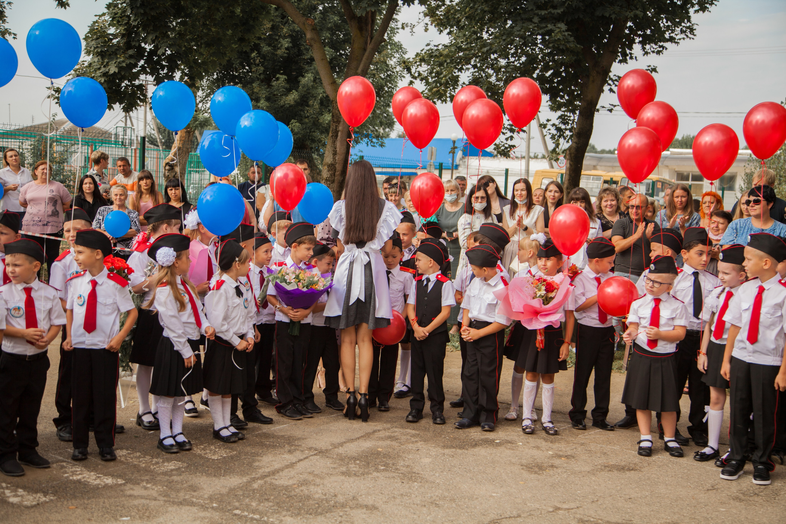 Линейка 1 сентября. Свадебный и семейный фотограф в Армавире