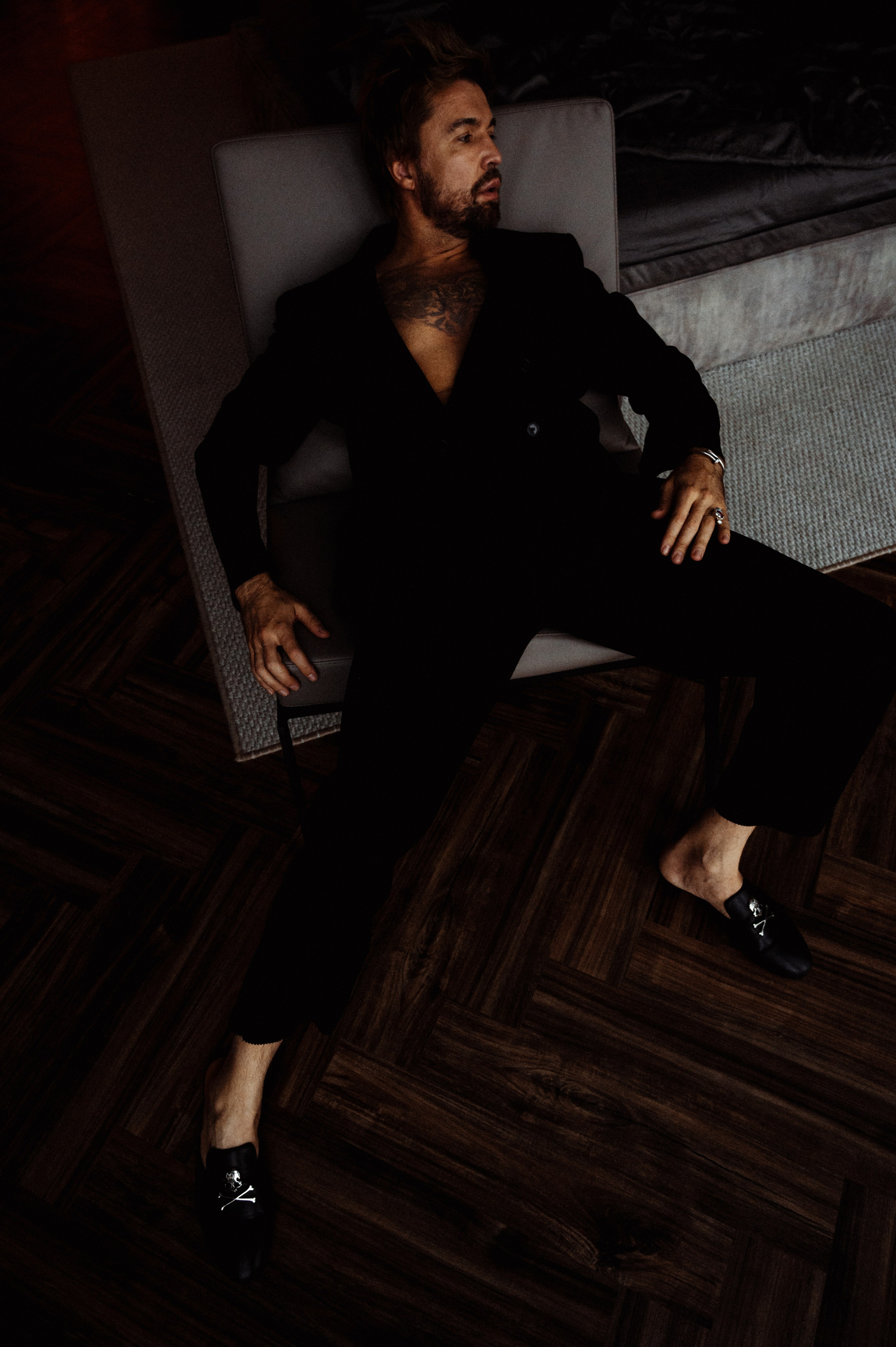 Максим. Профессиональный фотограф беременности в СПБ. Стильные фотосессии беременности в стиле минимализм и классическая фотография