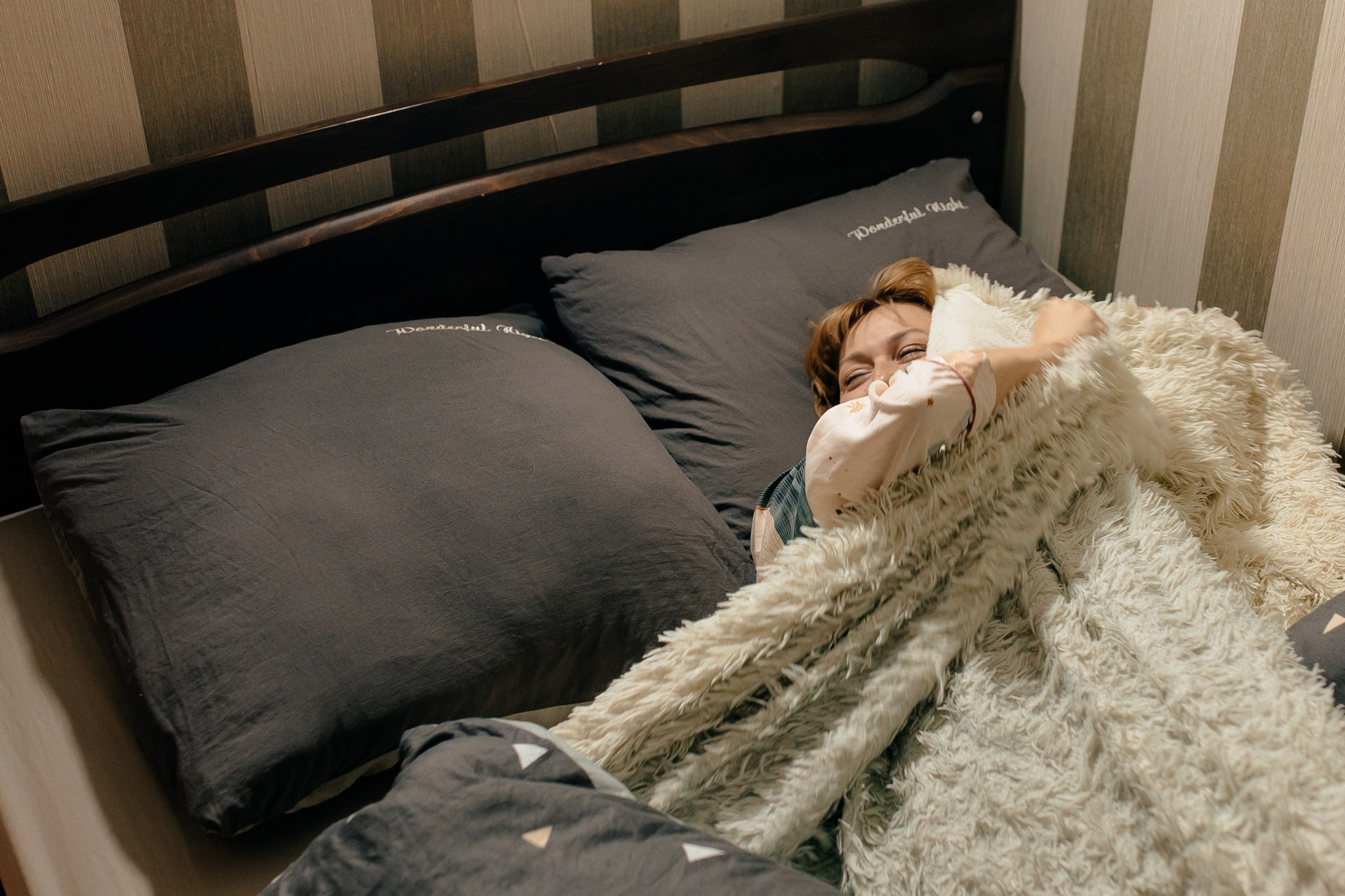 Домашний лайфстайл (утро). Ирина. Июнь 2025. Фотограф Пермь. Свадьбы. Семья и дети, школа, д. сад. Фотокниги