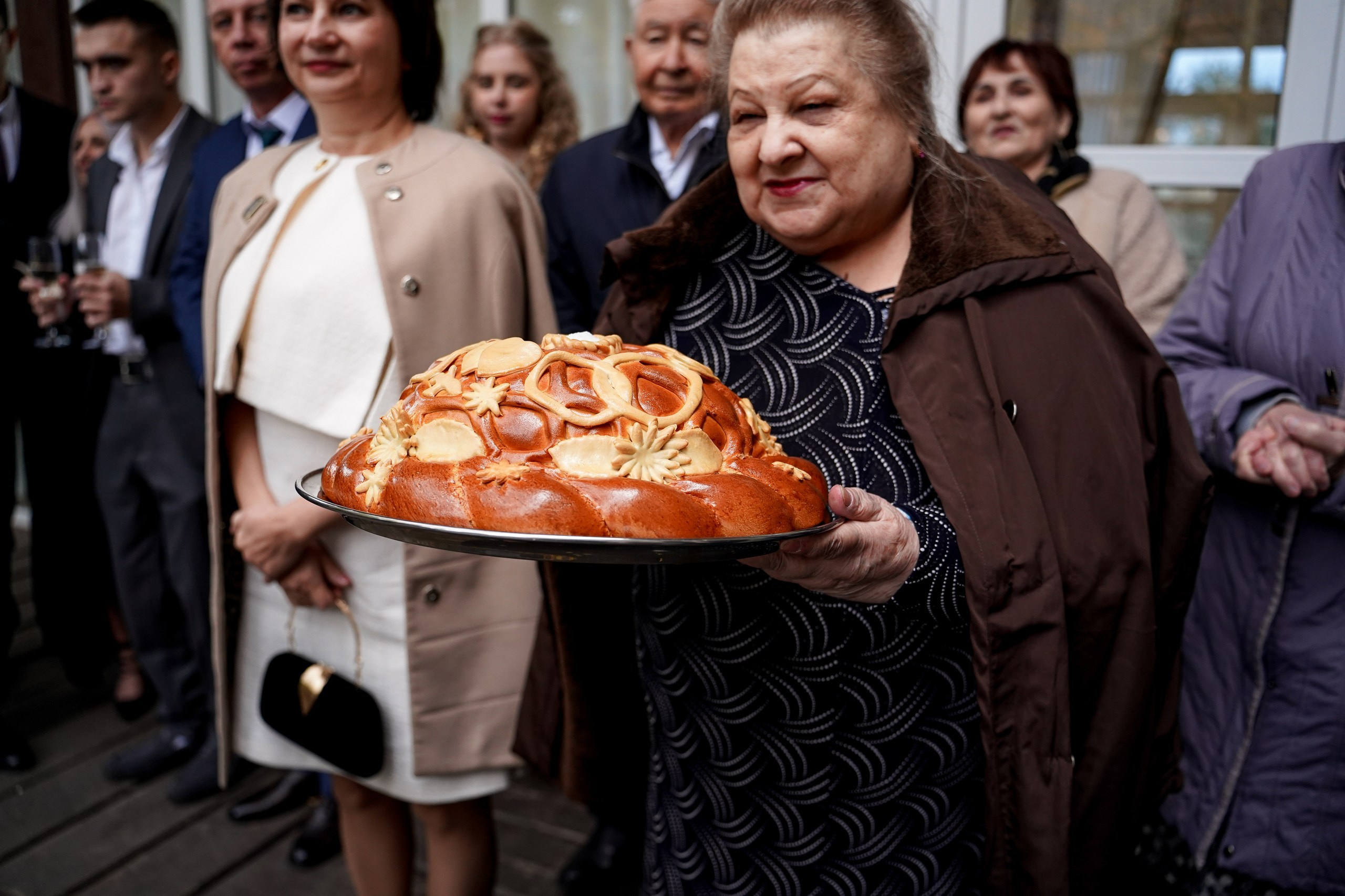 Свадебная фотосессия «4 часа». Отель Резиденция в Ростове-на-Дону. Кадры молодоженов на природе. Фотосессия банкета 1 час. Свадебный фотограф в Ростове-на-Дону. Таинство Крещения и Венчания, семейные фотосессии. Алёна Чёботова