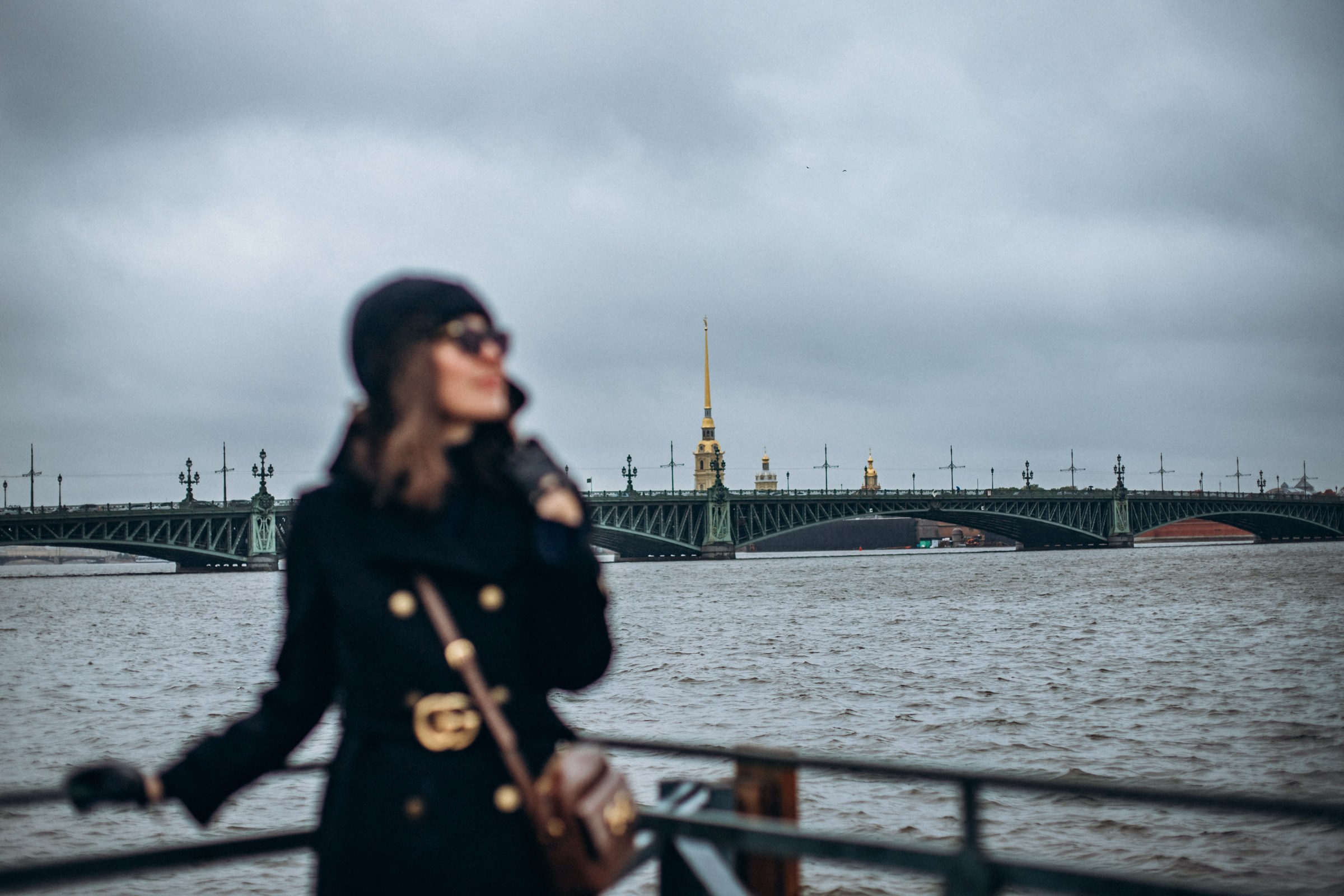 Александра и Анна в октябре. Фотопрогулка в Петербурге. Индивидуальный и семейный фотограф в Санкт-Петербурге