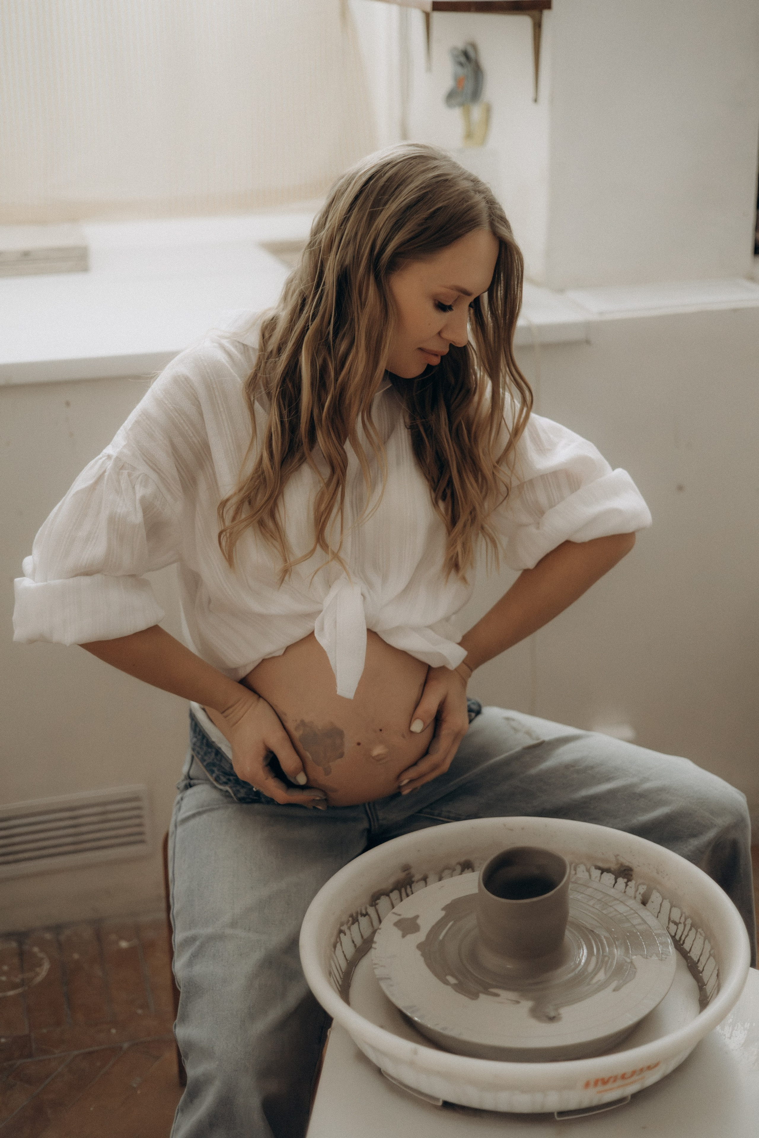 Фотосессия беременности в гончарной мастерской. Семейный фотограф Москва Юлиана Фетисова