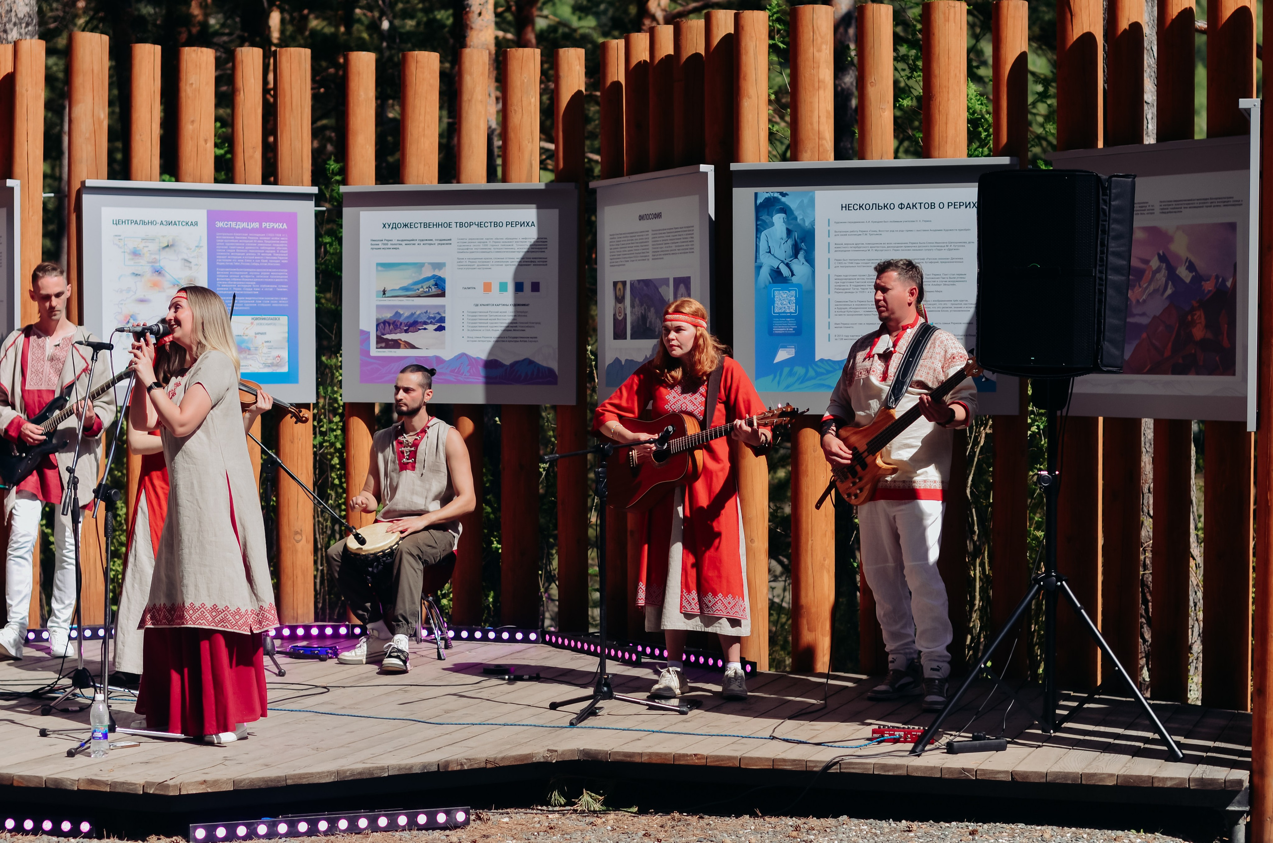 Фестиваль «Цветение Маральника на Алтае 2025». Фоторепортаж. Денисова Аля — фотограф для парных съемок и индивидуальных историй в Барнауле