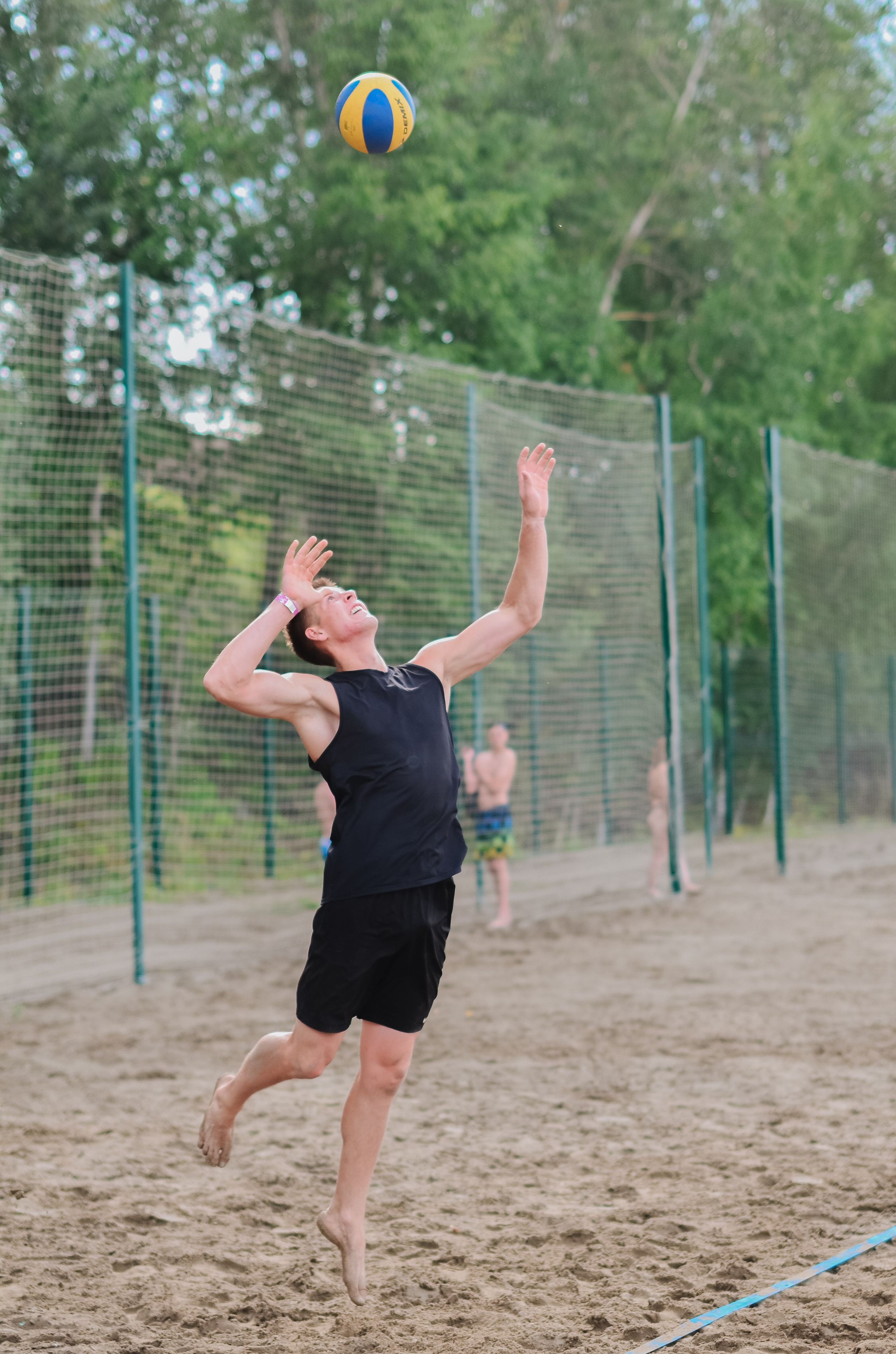 Фестиваль «Грань» 2025. Спортивная площадка. Денисова Аля — фотограф для парных съемок и индивидуальных историй в Барнауле