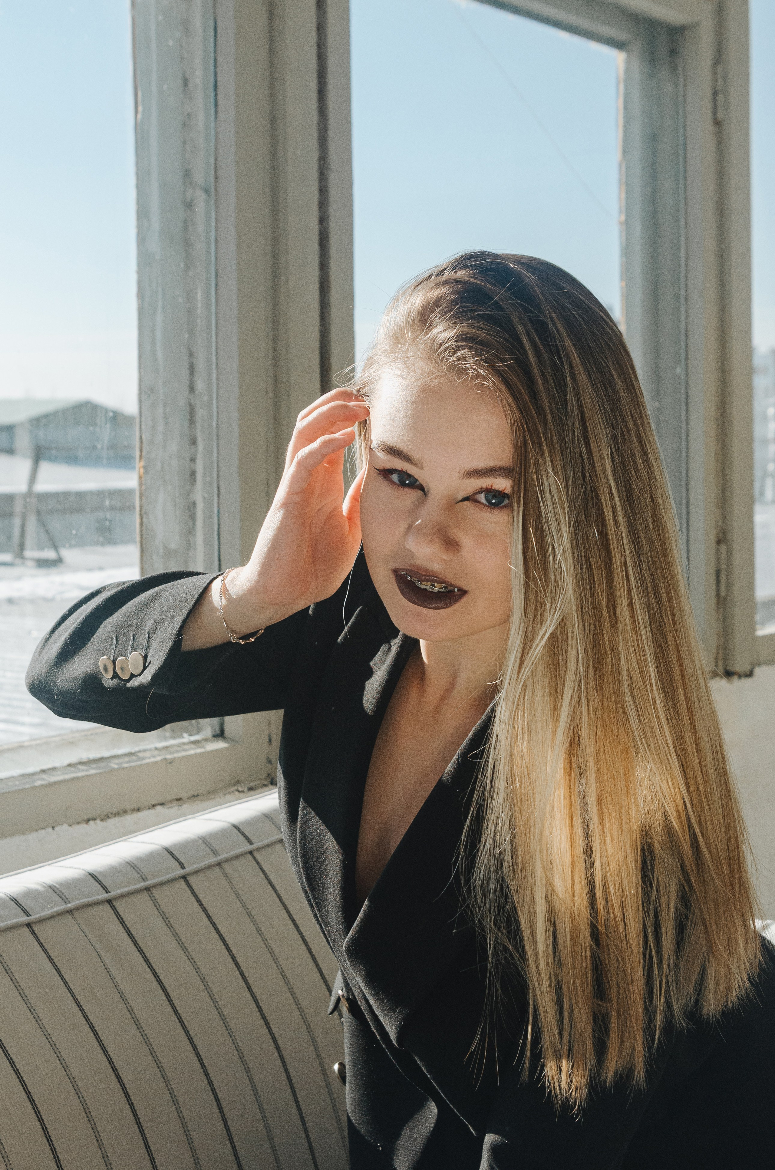 Женская фотосессия в стиле минимализм. Денисова Аля — фотограф для парных съемок и индивидуальных историй в Барнауле