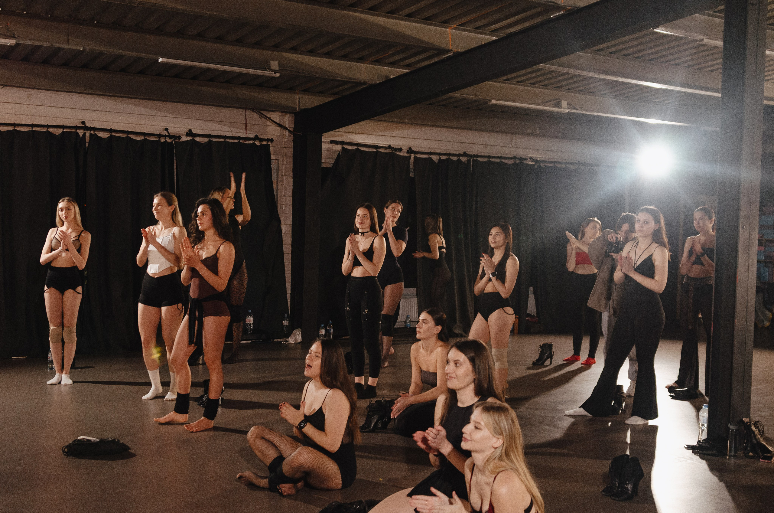 Мастер-классы по High Heels/Girly hip-hop от Оксаны ATTA. Денисова Аля — фотограф для парных съемок и индивидуальных историй в Барнауле