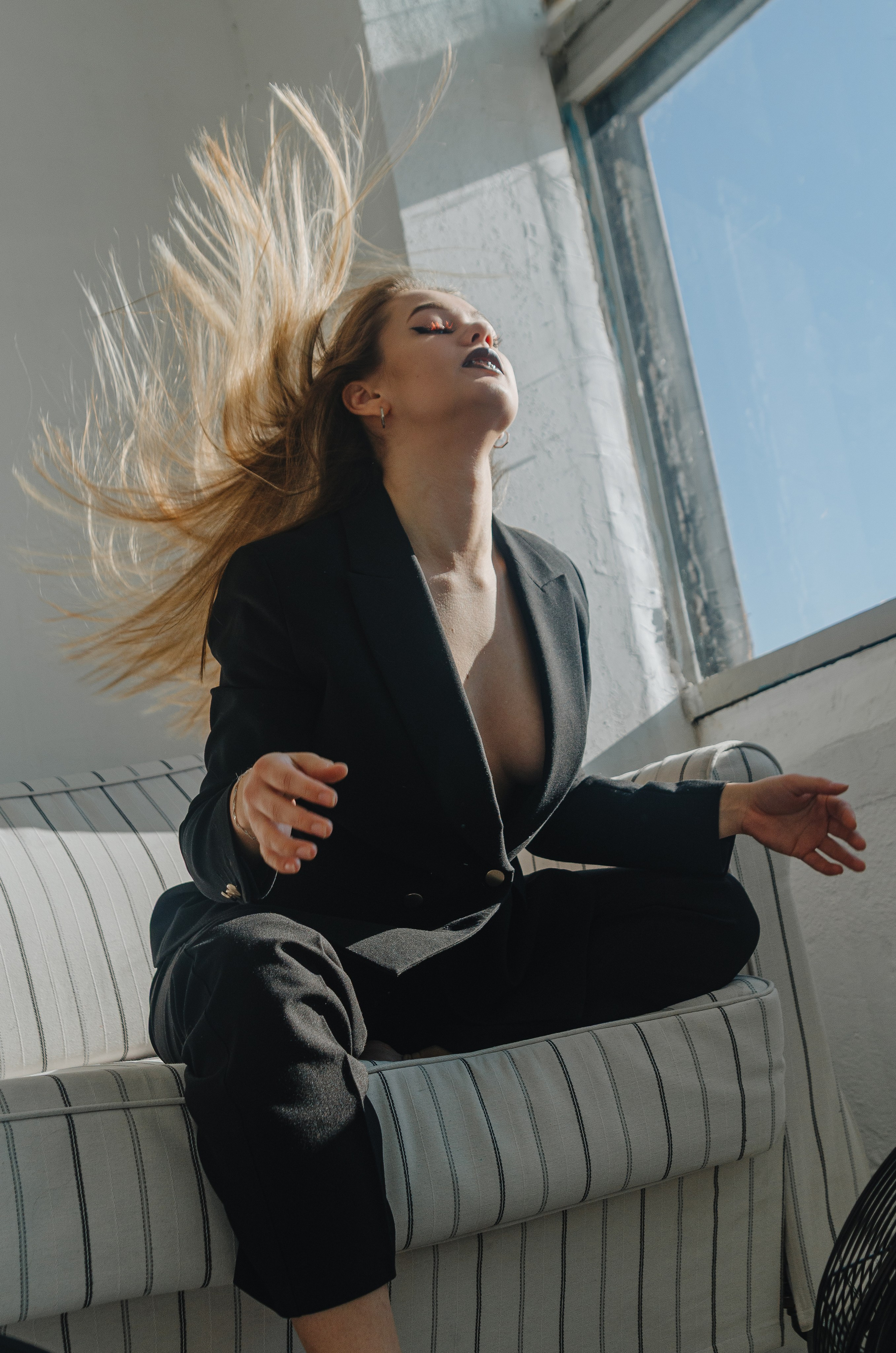 Женская фотосессия в стиле минимализм. Денисова Аля — фотограф для парных съемок и индивидуальных историй в Барнауле