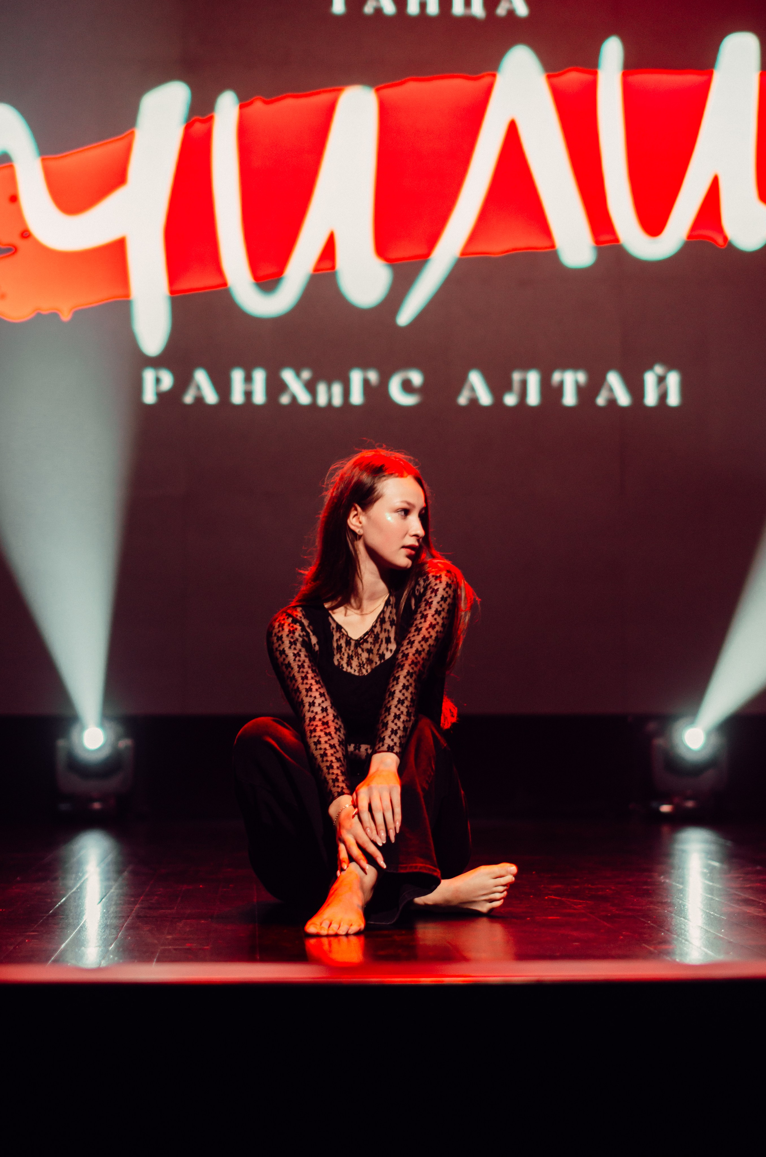 Групповая фотосъемка танцевального коллектива. Денисова Аля — фотограф для парных съемок и индивидуальных историй в Барнауле