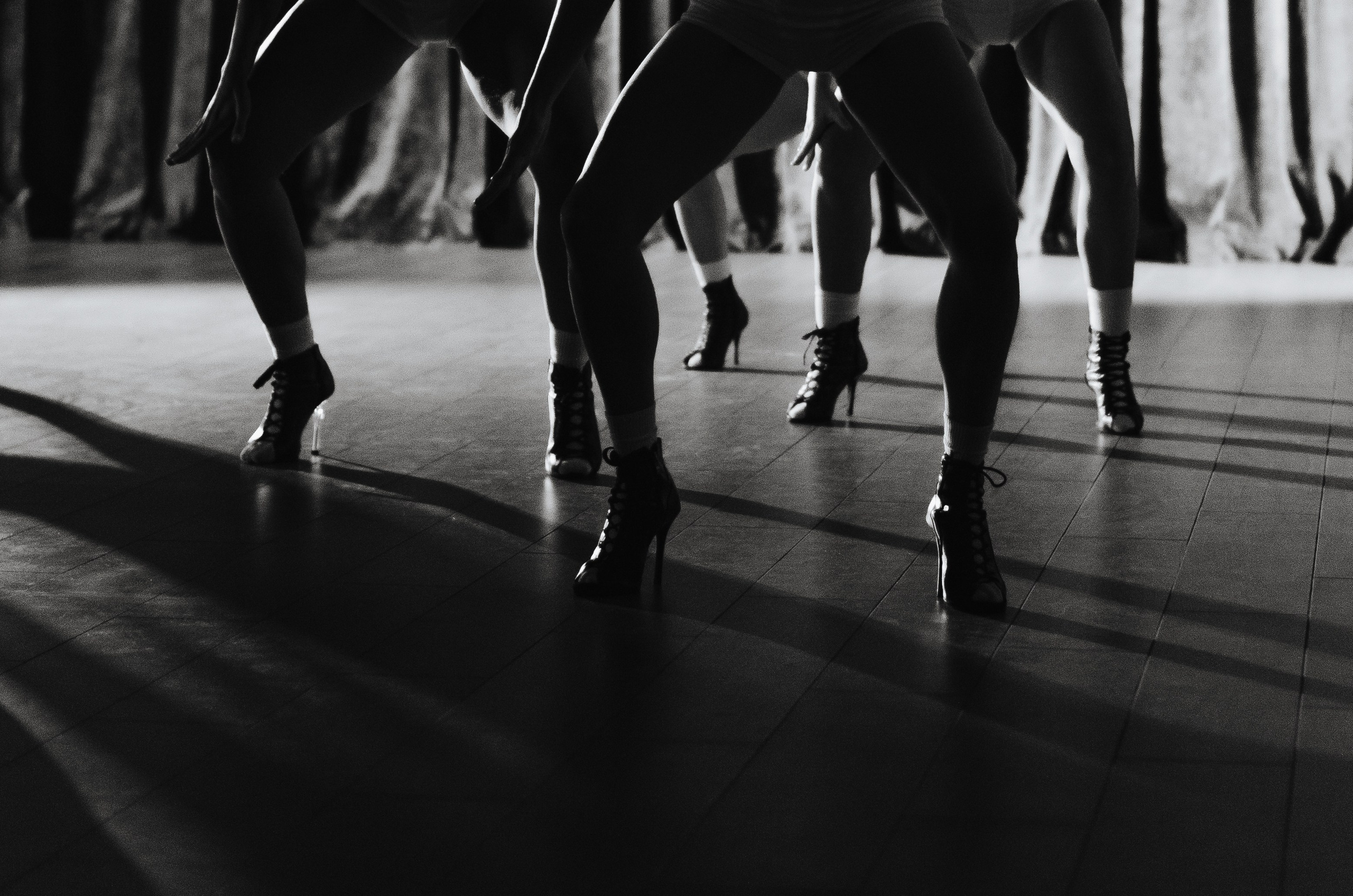 Фото-подглядки с видеосъемки танцевальной команды «Secret». Денисова Аля — фотограф для парных съемок и индивидуальных историй в Барнауле