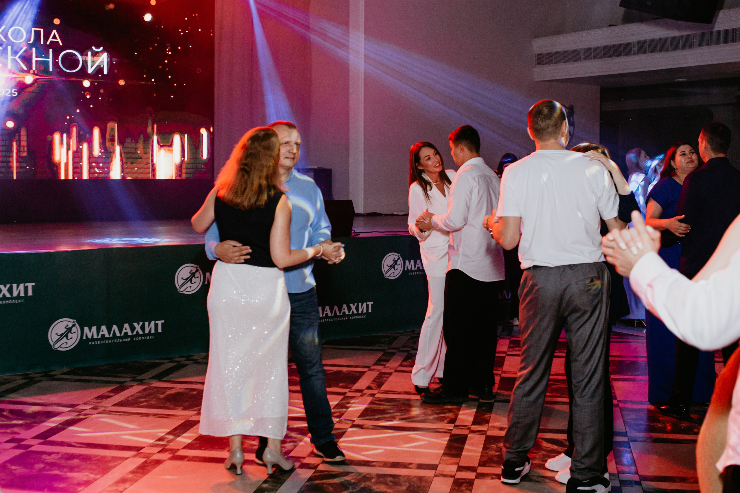 Выпускной 2025 (9класс) 124 школа. Фотограф в Челябинске Ополихина Анна