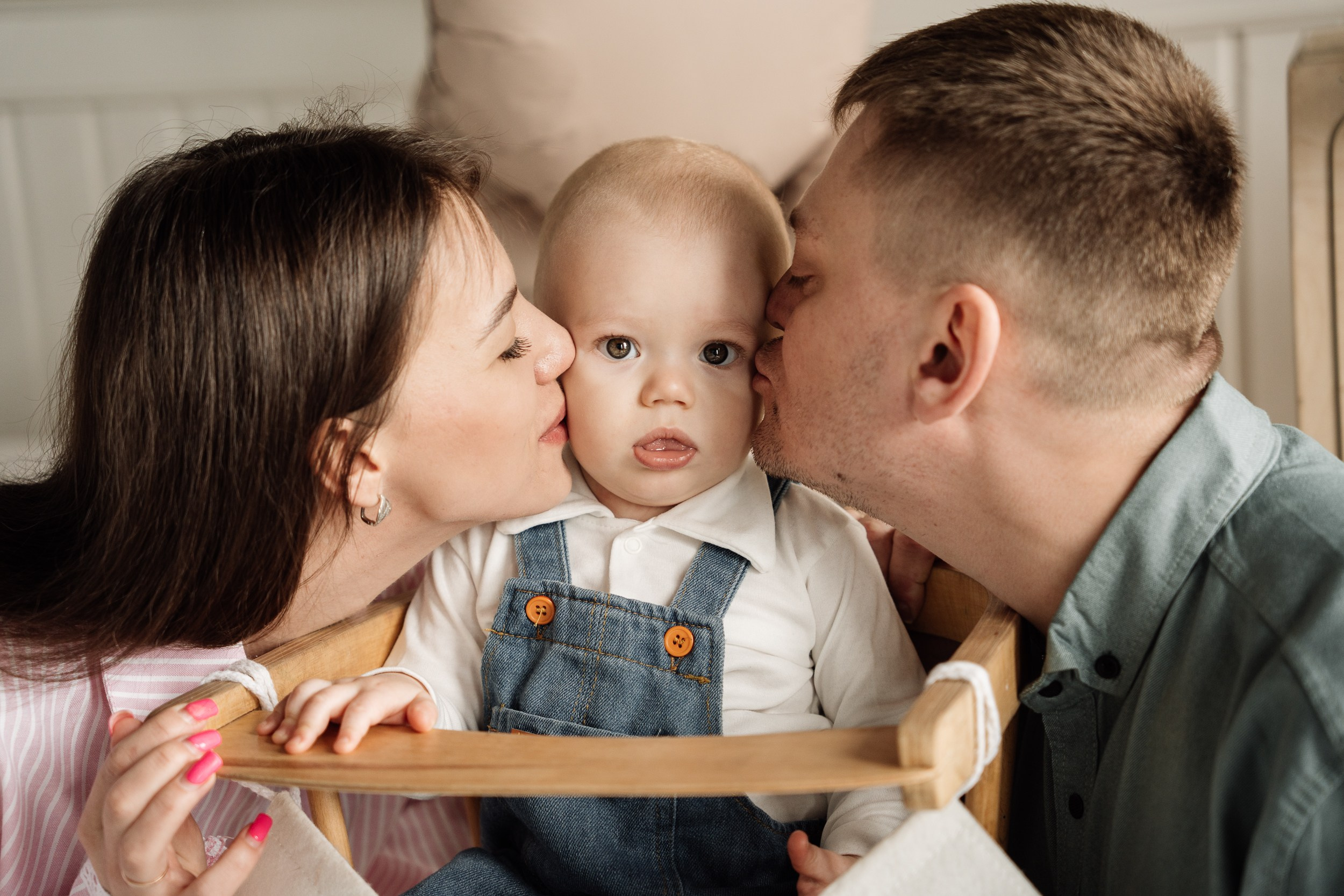 Сережа с родителями. Фотограф в Красноярске. Юлия Чаушанская