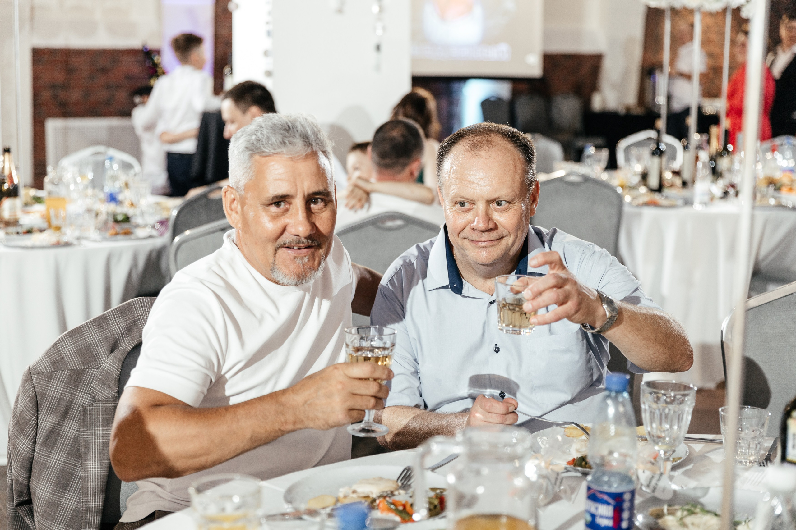 Свадебный фотограф Уфа — Руслан ГабдлисламовЖивые эмоции, красивые кадры, воспоминания на всю жизнь.Работаю по всей Республике Башкортоста. Свадебный фотограф Уфа Руслан Габдлисламов