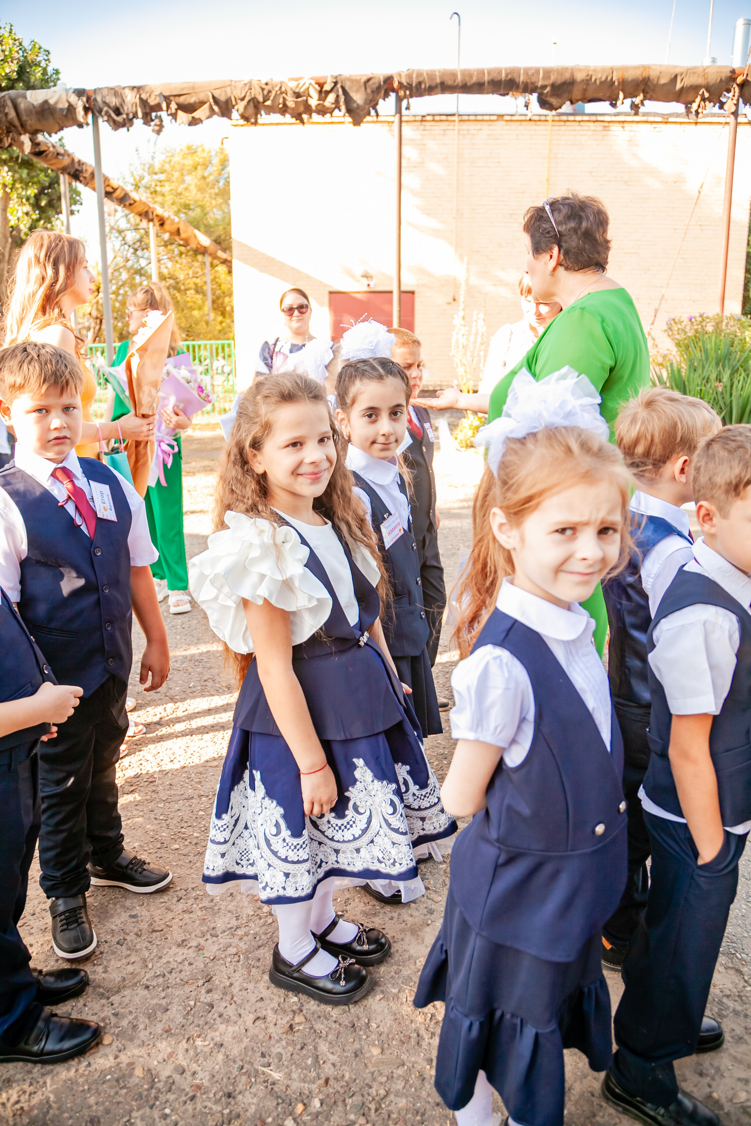 1 сентября линейка. Свадебный и семейный фотограф в Армавире