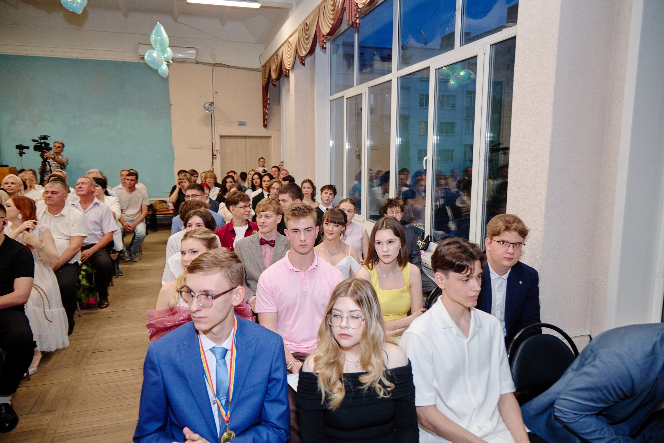 Выпускной 35 Сош. Фотограф Выпускные альбомы Таганрог Сергей Коробченко