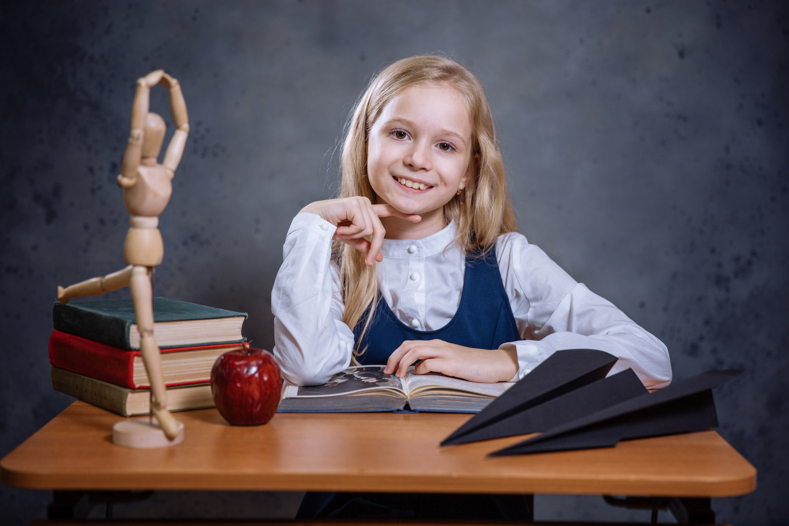 Начальные классы. Выпускные школьные фото­альбомы для школ и детских садов в Волгограде и Волжском