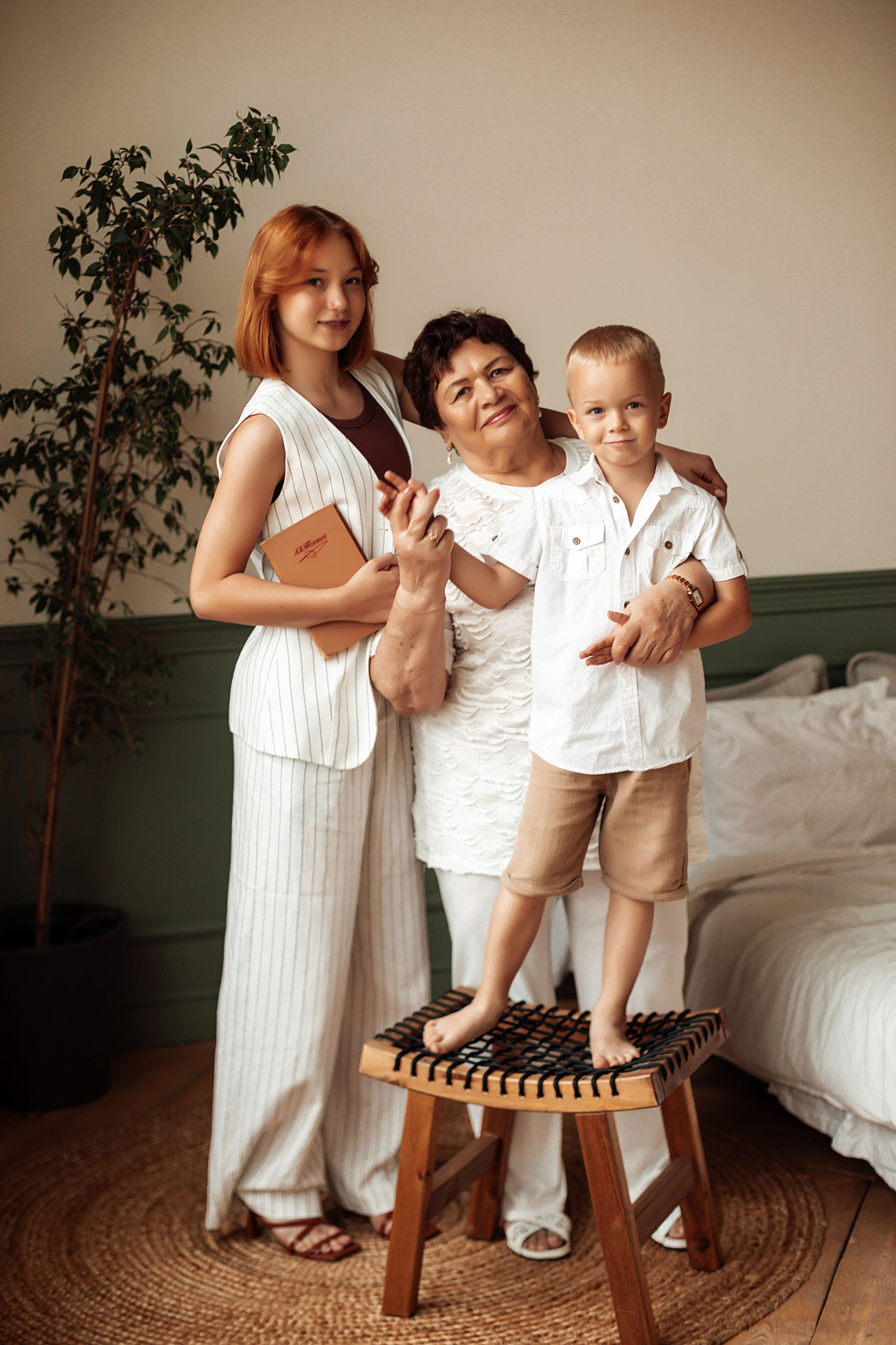 Три поколения. Https://malovafoto.ru