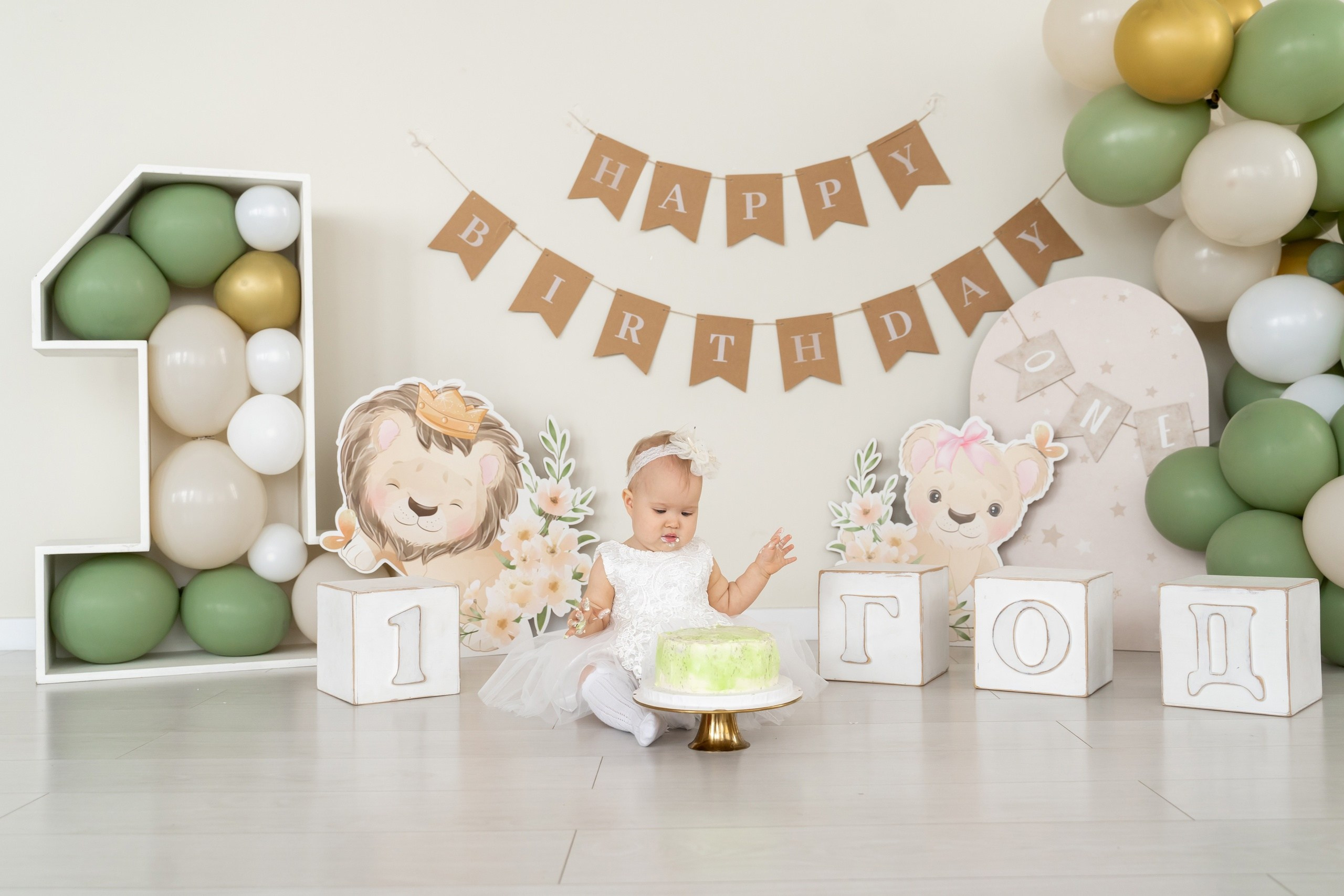 Cake smash. Фотостудия Малина в городе Улан-Удэ. Фотограф Ирина Жарникова