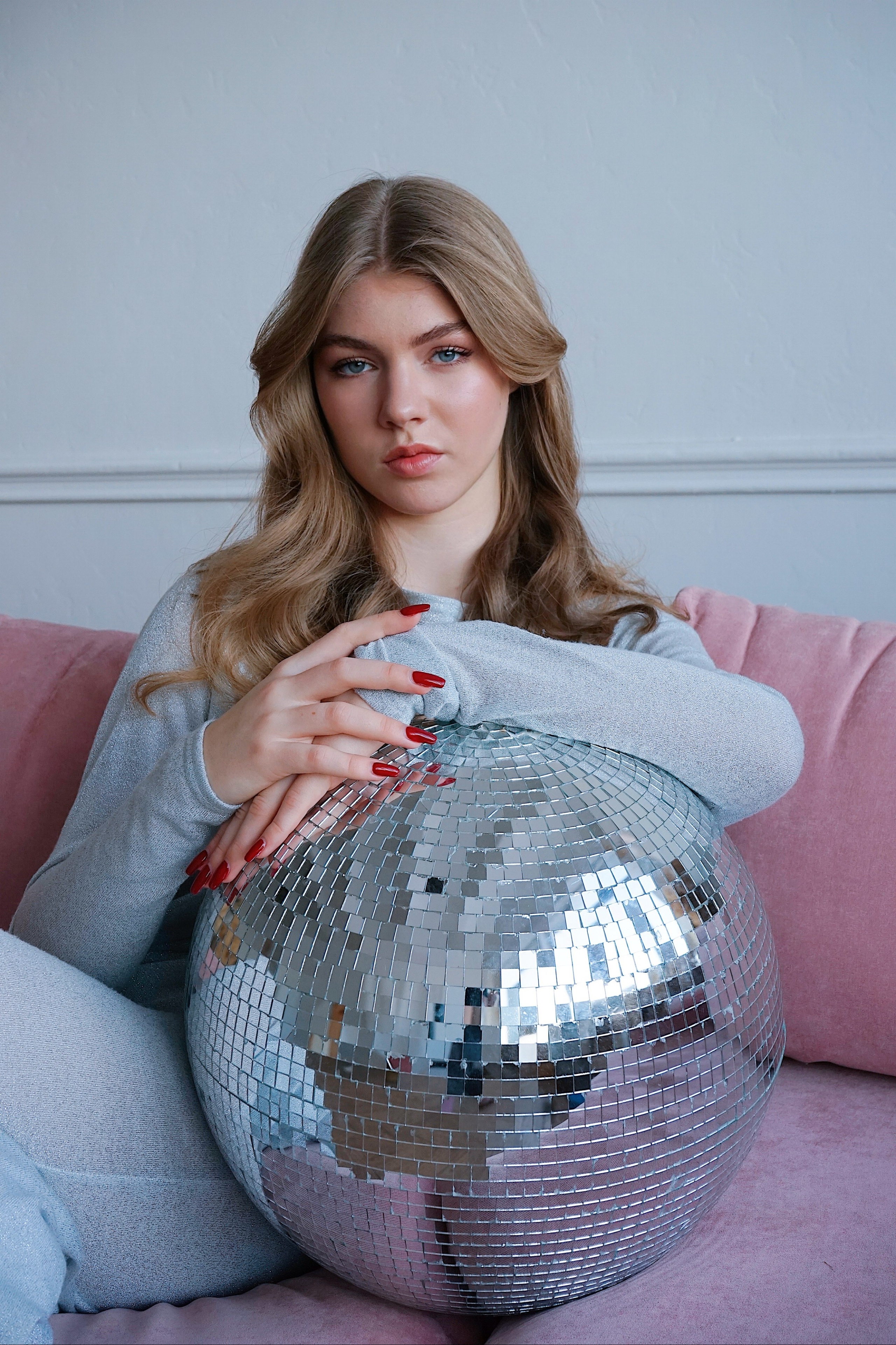 София, студия. Женский фотограф в Москве Уварова Анастасия