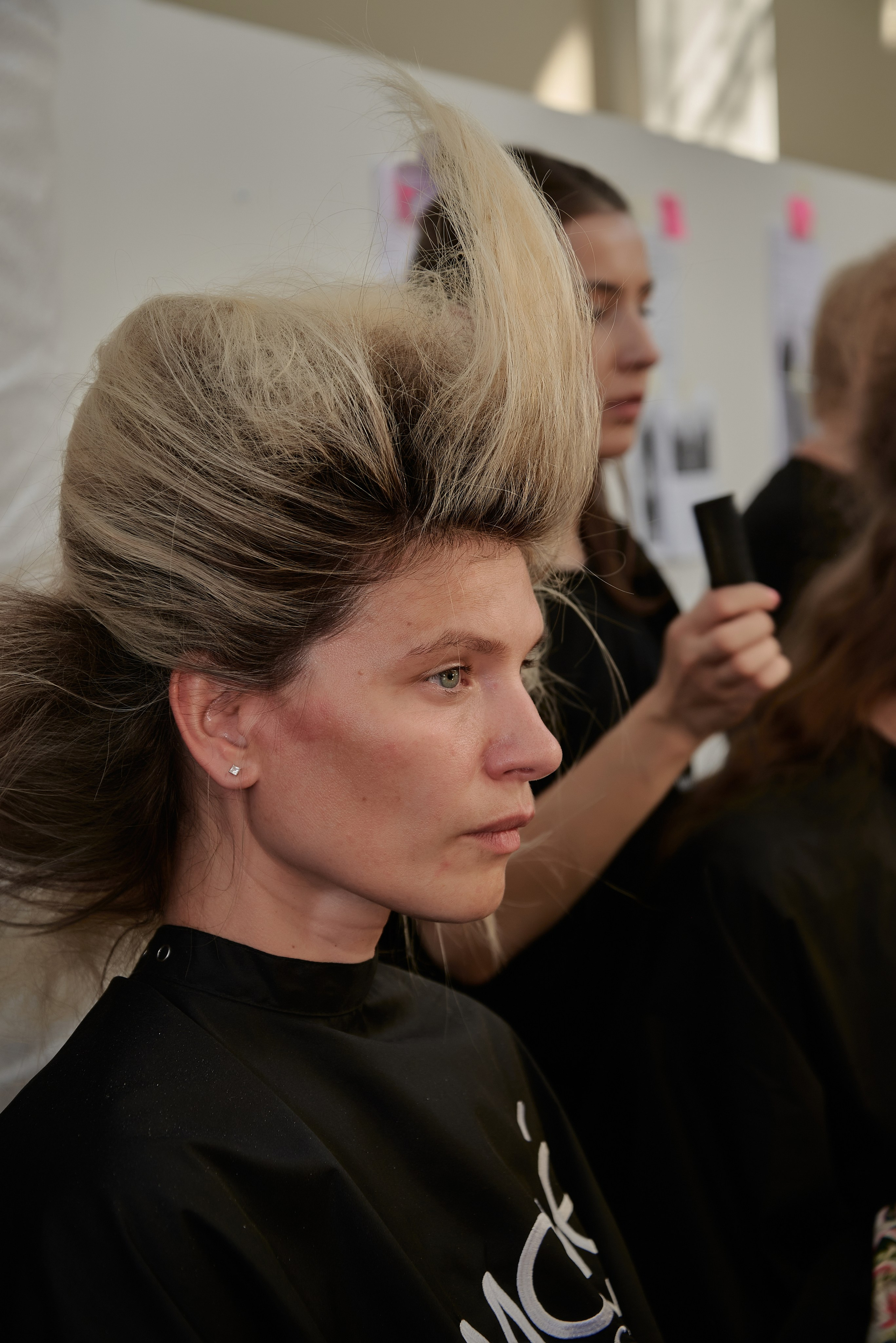 Backstage с показа ALENA COJOCARU RFW 2025. Наталия Дианова — фотограф для брендов и экспертов в Москве