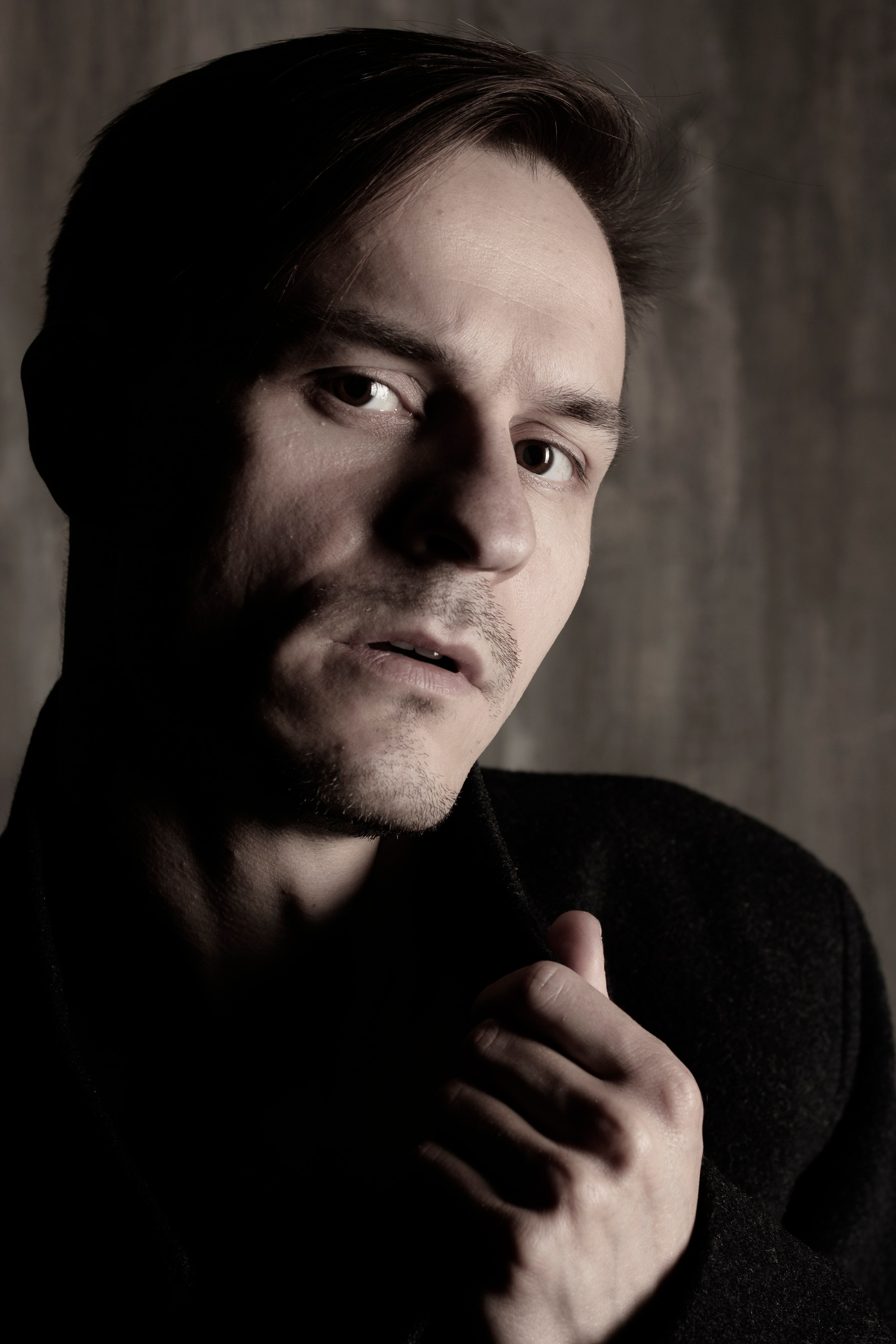 Фотосессия «Черное пальто». Портретный фотограф в Москве и Московской области Гнутиков Сергей