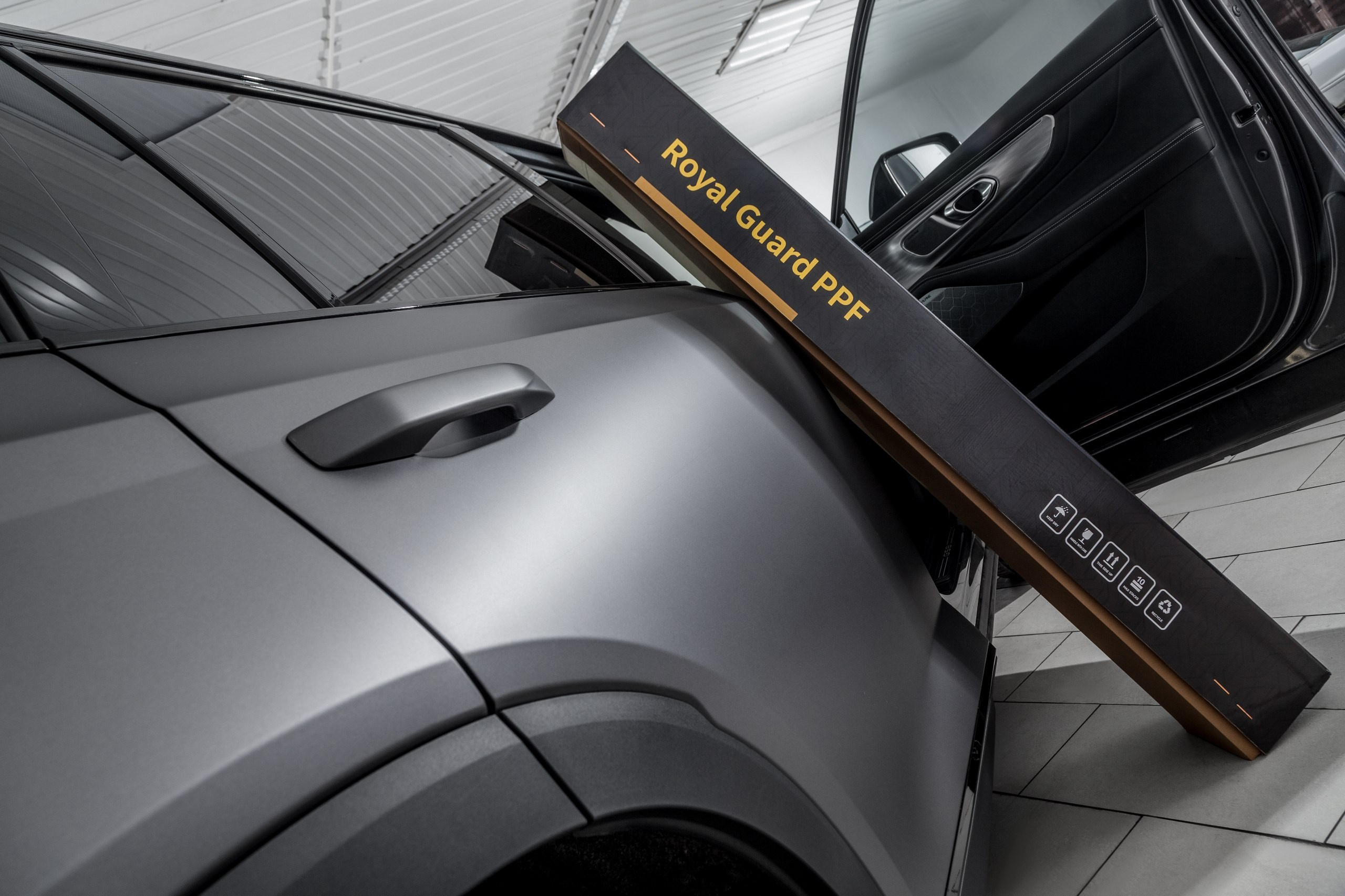 Выездная фотосъемка защитной плёнки для авто. Предметная фотосъемка в Санкт-Петербурге