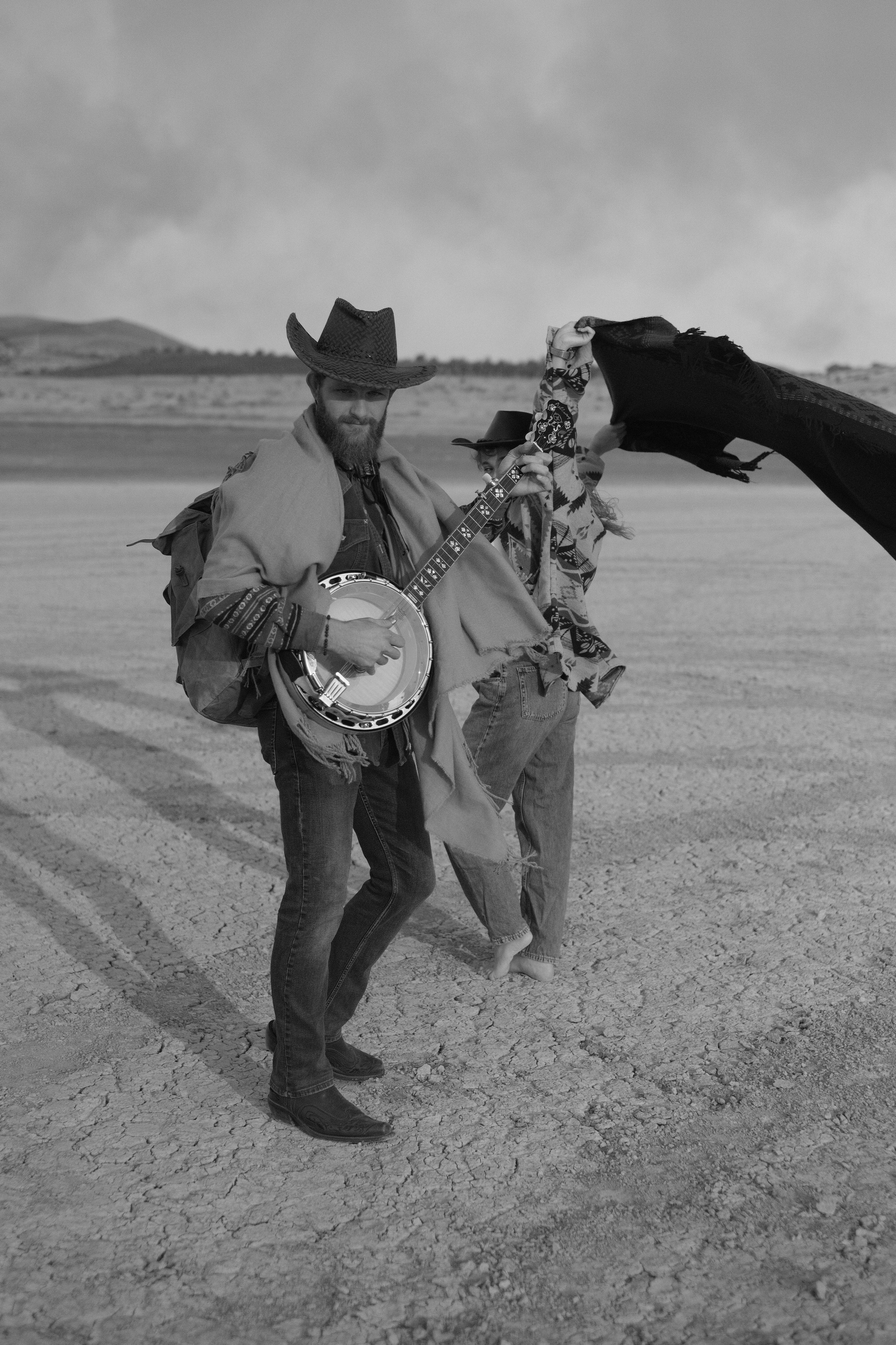 История любви. Дикий запад, ковбойские фильм, лихие ребята, прошлые века, wild west. Профессиональная фотосъемка в Крыму. Натуральные эмоции и живые кадры. Забронируйте дату прямо сейчас!