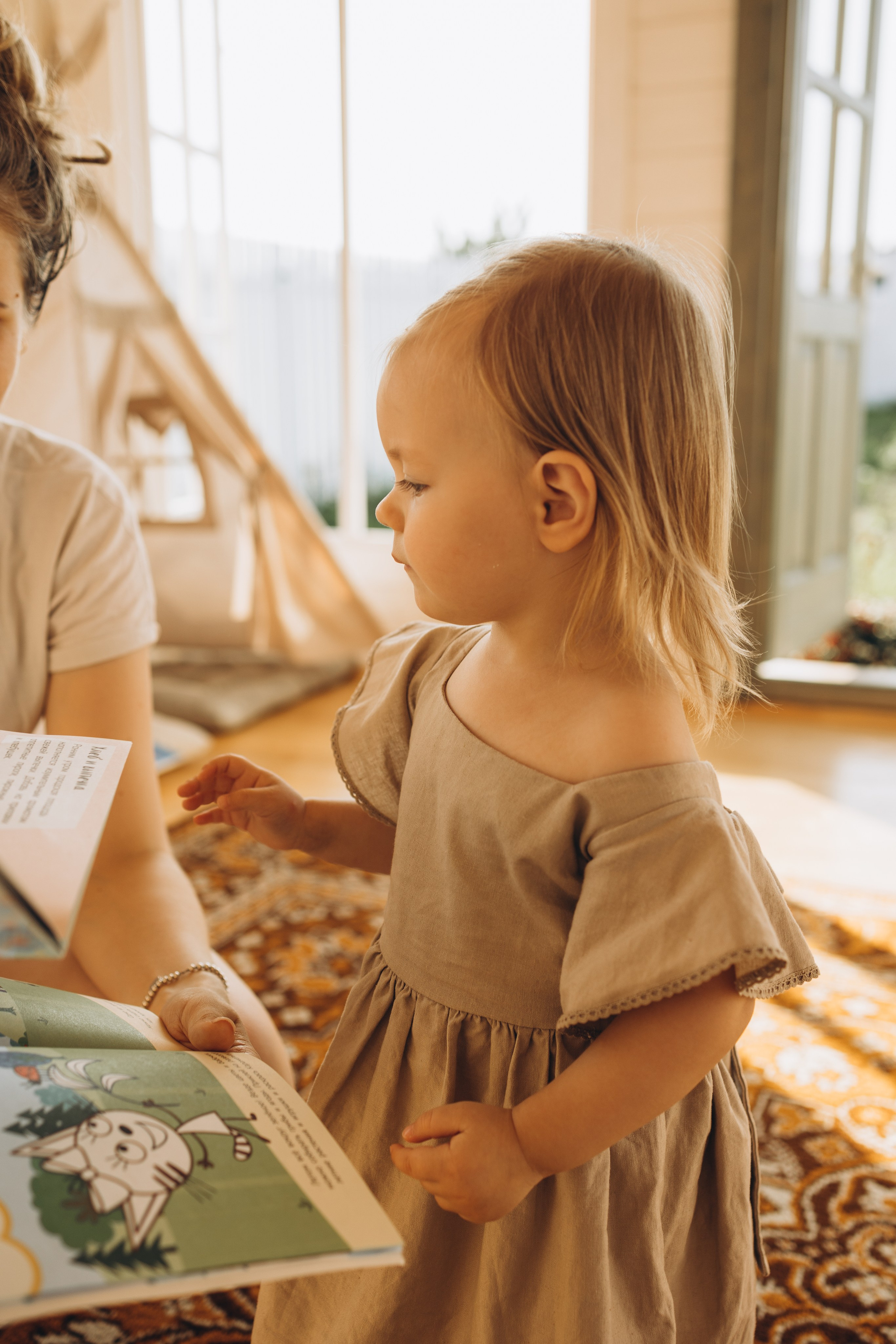 Оля и Мирослава Беседка. Семейный фотограф в Москве Виктория Ястребинская