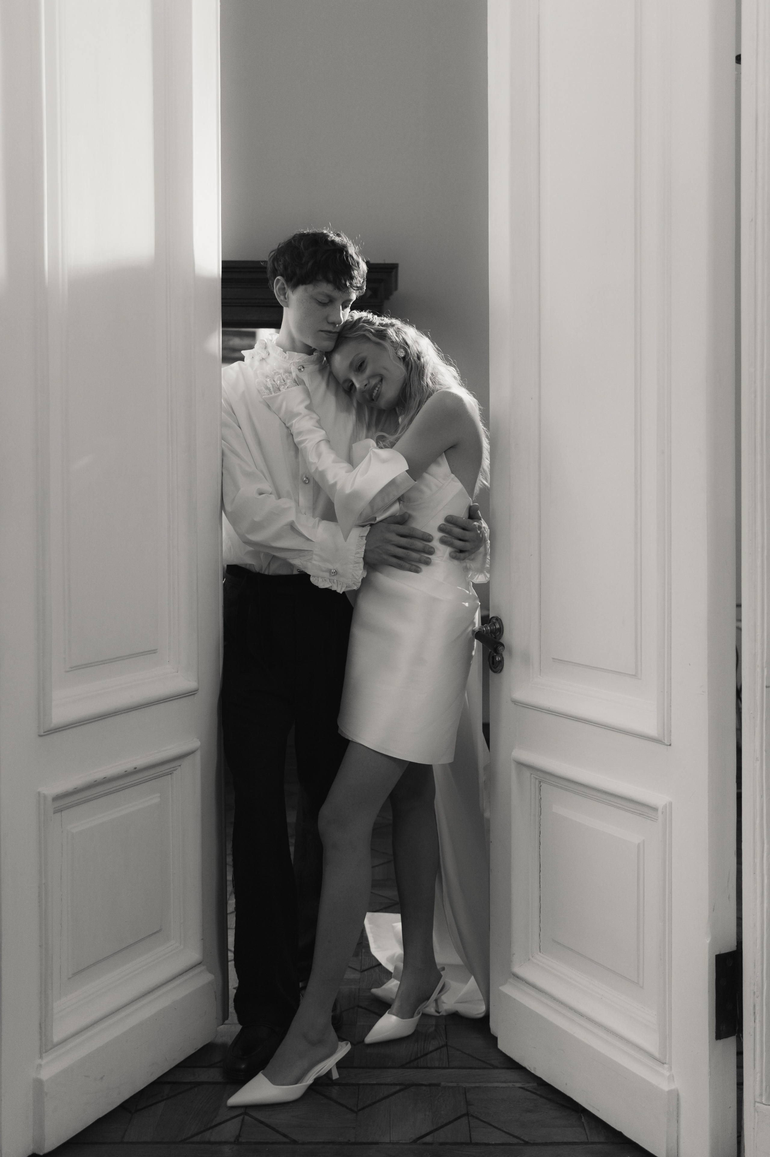 Свадебная съемка в исторической квартире на Чистых прудах. Ярослава Ерина — свадебный фотограф в Москве