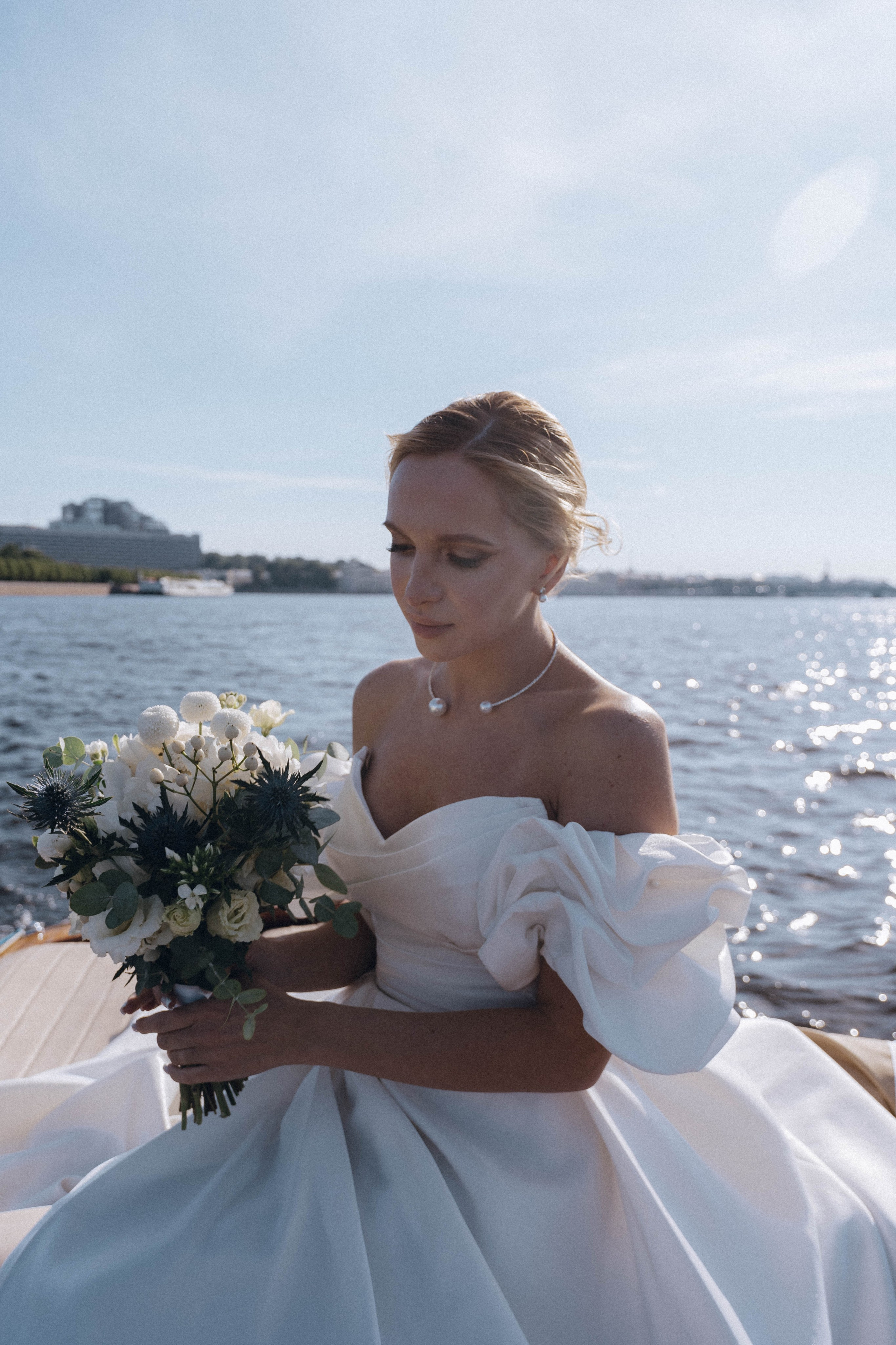 СВАДЕНБНАЯ СЬЕМКА НА КАТЕРЕ ПО КАНАЛАМ САНКТ-ПЕТЕРБУРГА И В АКВАТОРИИ НЕВЫ. Профессиональный фотограф, Санкт-Петербург — Виктория Богомолова