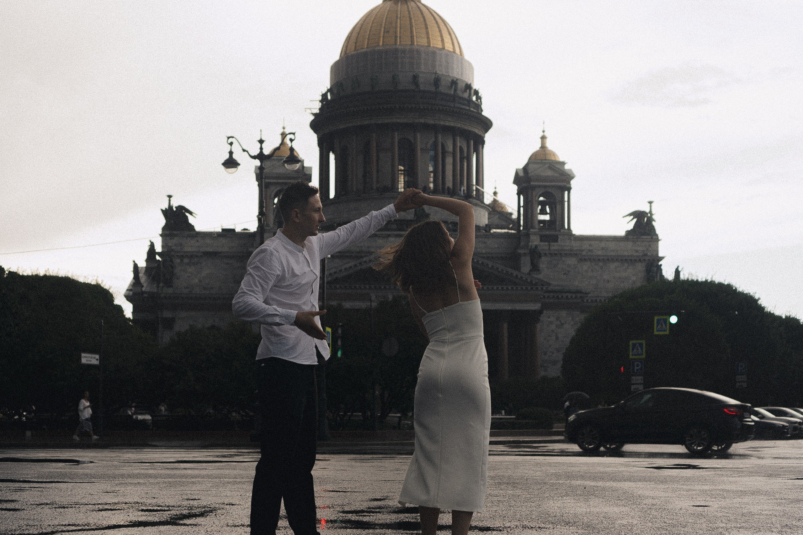 СВАДЕБНАЯ ФОТОСЕСИСИЯ В МЕТРО И ВОЗЛЕ ИСАКИЕВСКОГО СОБОРА В ДОЖДЬ. Профессиональный фотограф, Санкт-Петербург — Виктория Богомолова