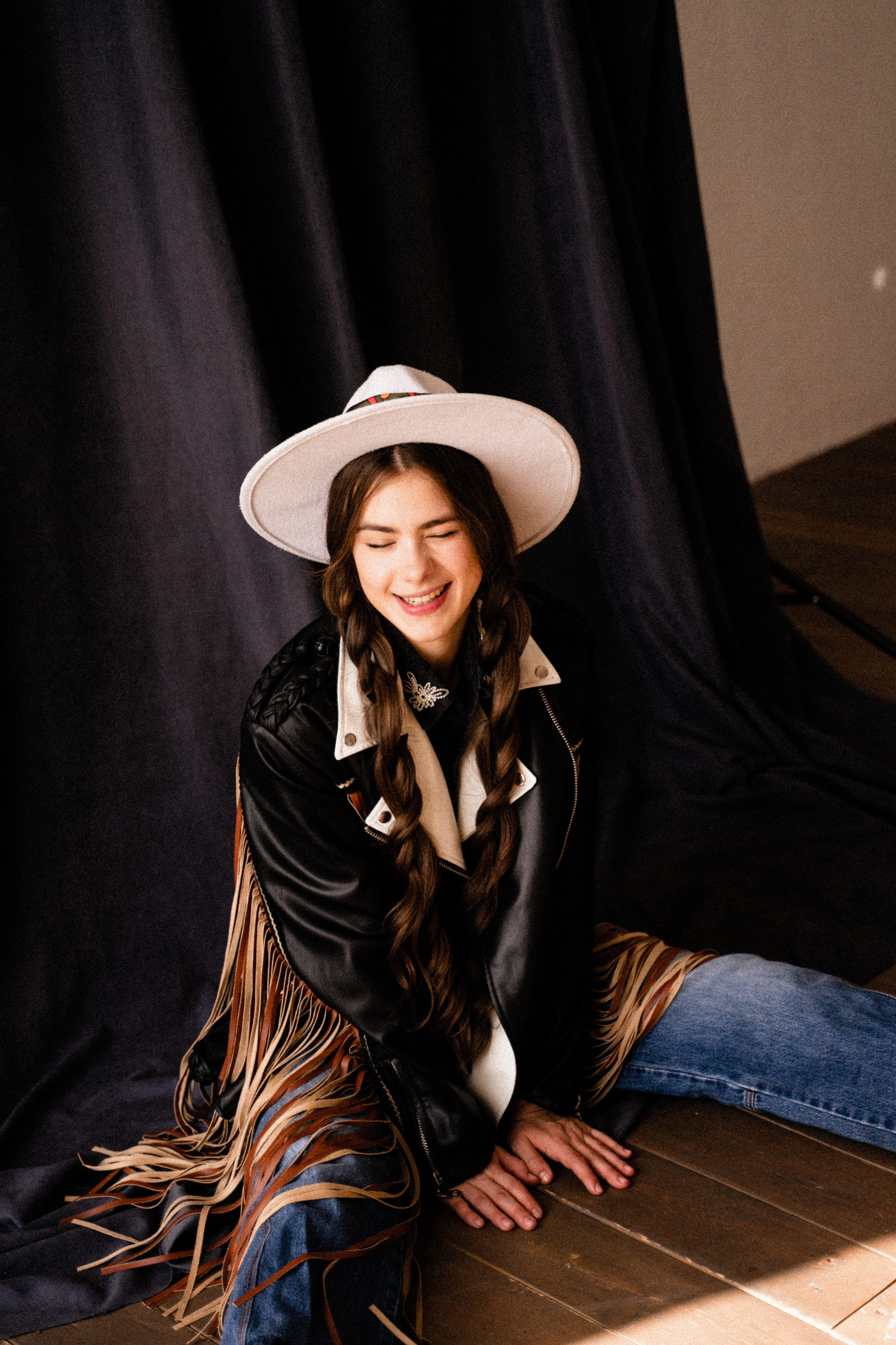 Western feel. Бренд и контентные фотосессии, портреты и лавстори в Санкт-Петербурге