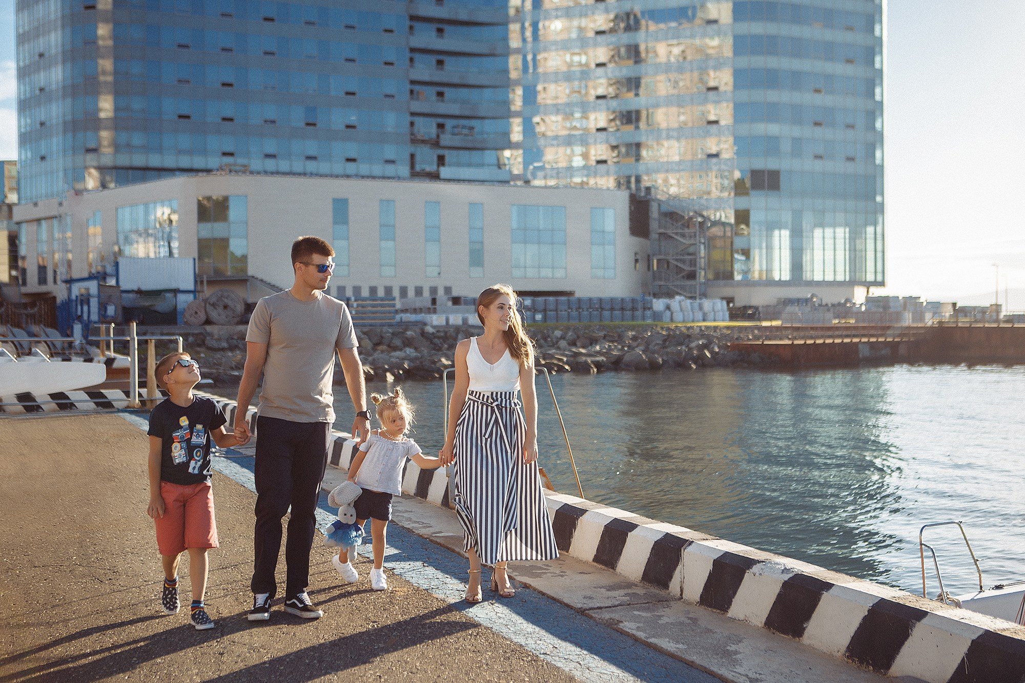 Прогулка по городу. Свадебный фотограф Владивосток Алина Гевондова