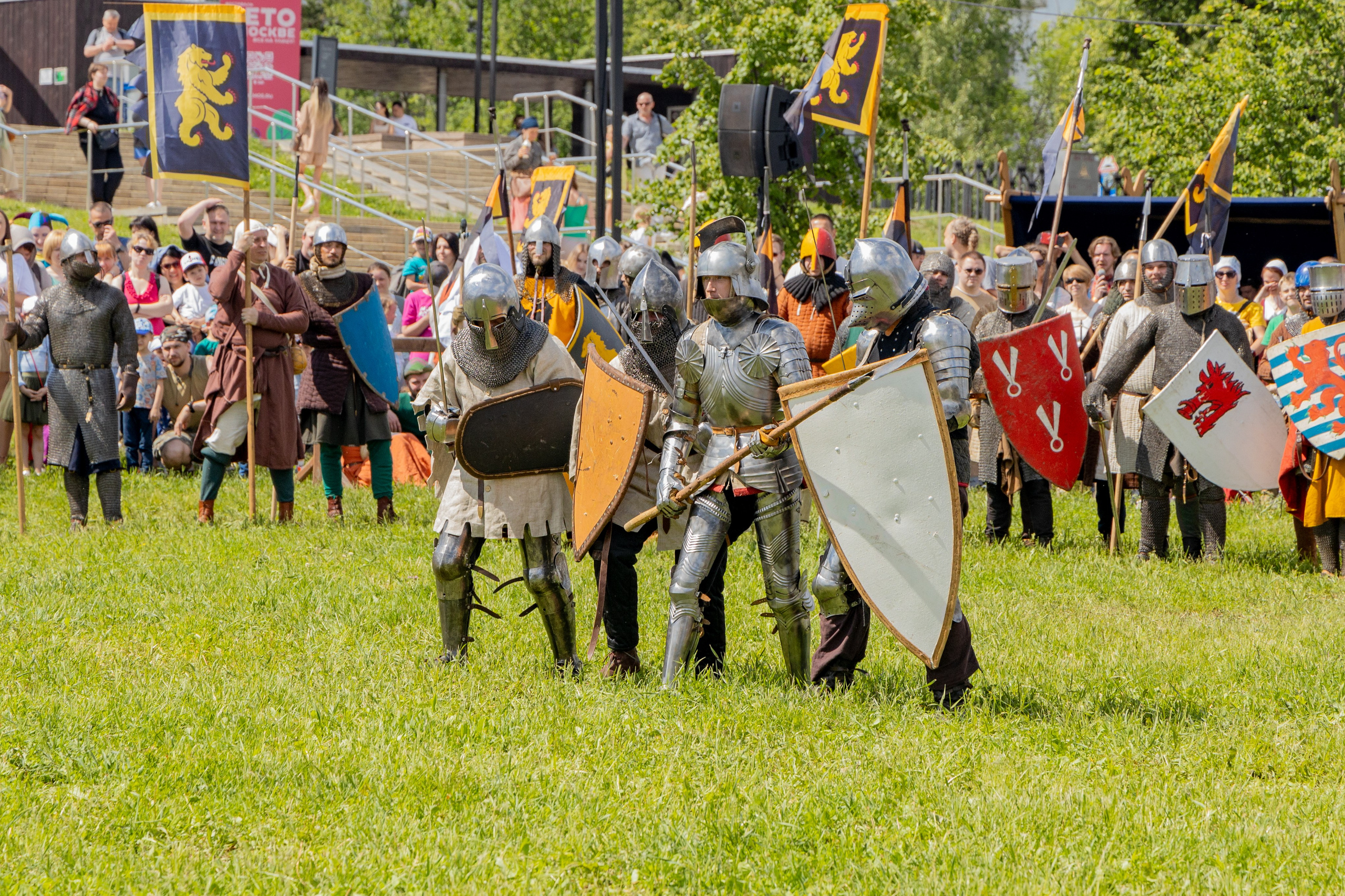 Земля Легенд: Солнце и медведь Фест. Репортажный, семейный и студийный фотограф в Москве Демин Алексей