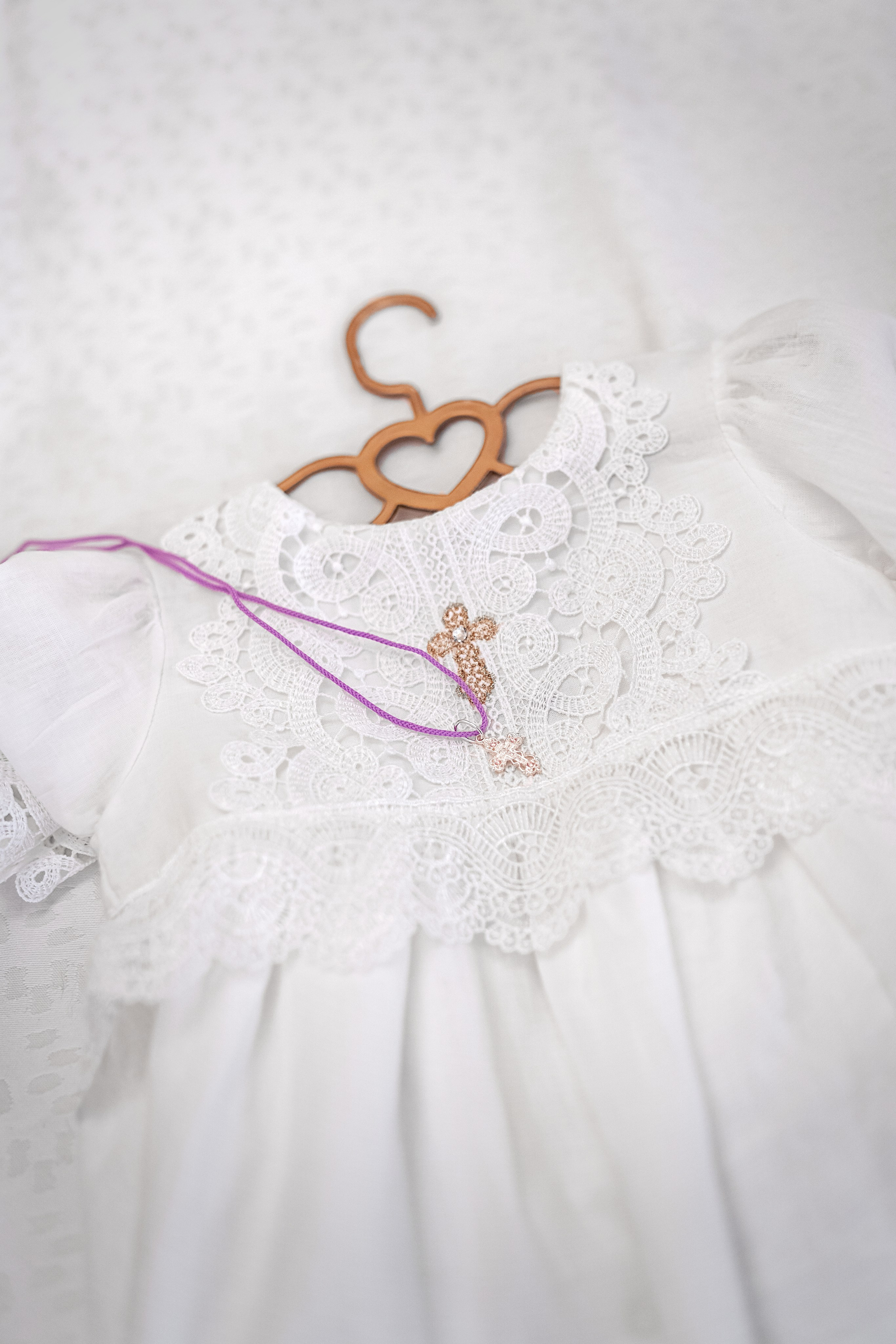 Крещение ребенка в храме Петра и Февронии в Покровском монастыре. Фотограф \ Видеограф на Крещение, Венчание Москва| Семейные съемки