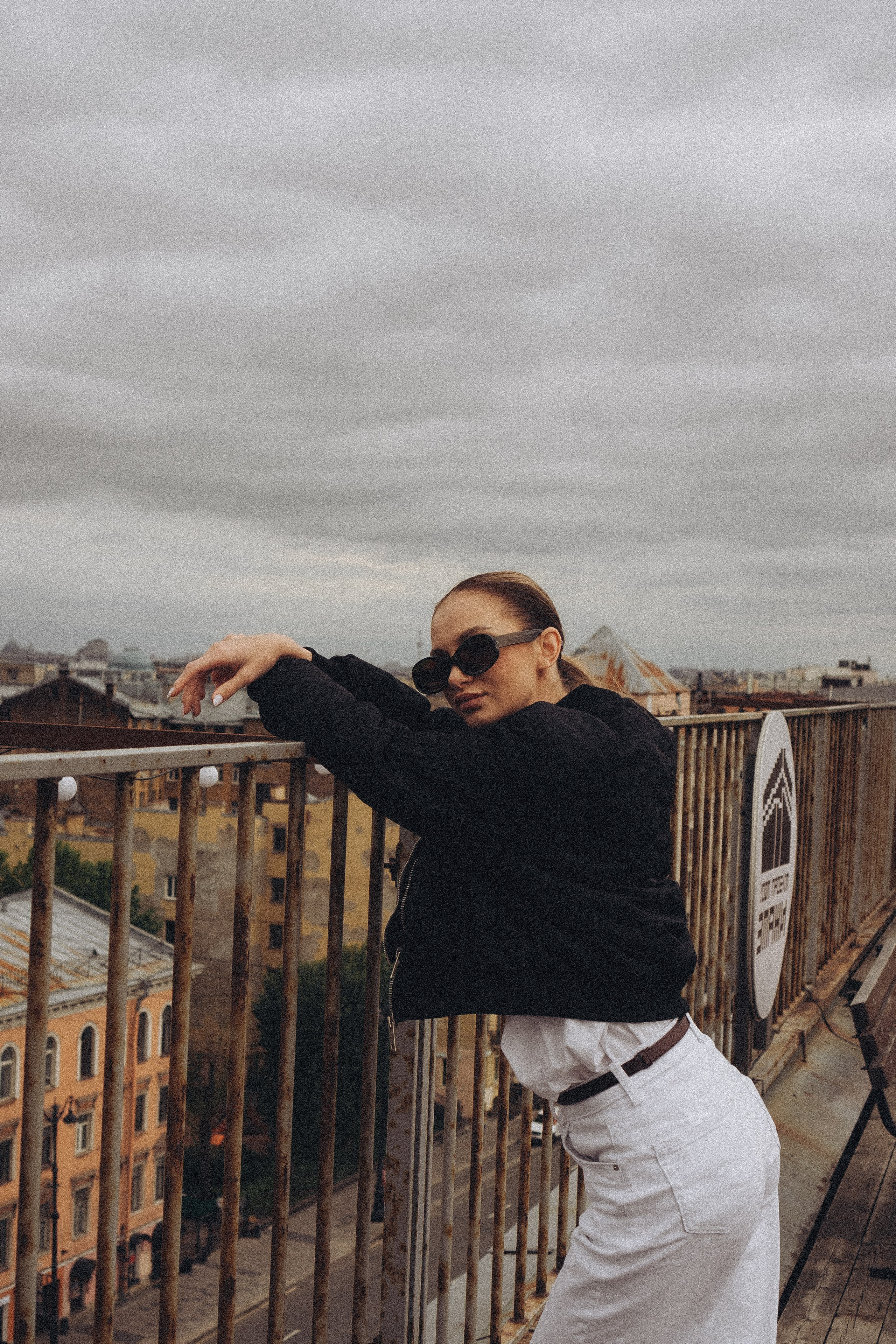 МЫ ГУЛЯЛИ ПРО КРЫШАМ ПИТЕРА. Профессиональный фотограф, Санкт-Петербург — Виктория Богомолова