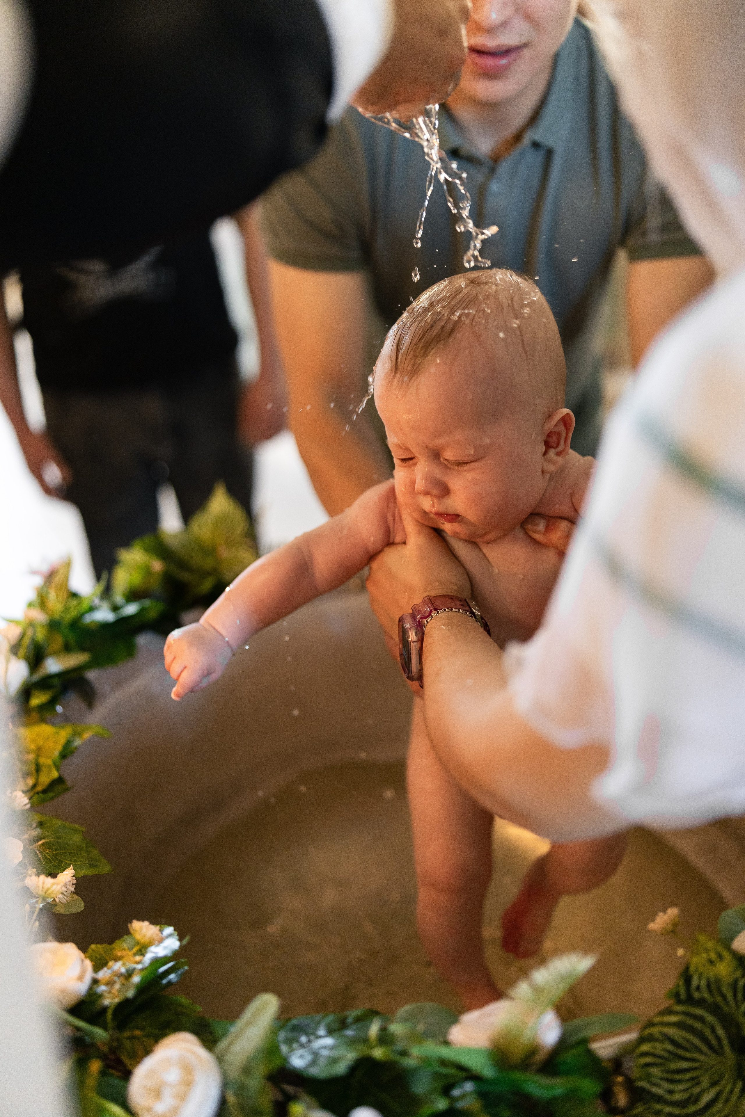 Крещение Николая в Церкви Троицы Живоначальной. Анастасия Безуглова- свадебный фотограф в Таганроге