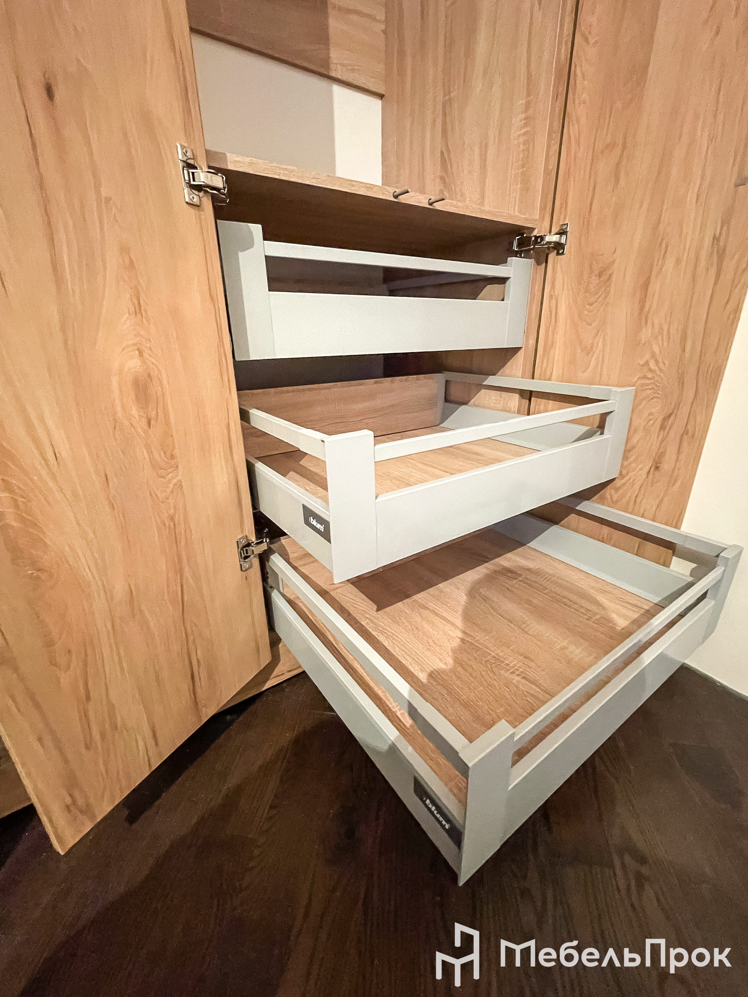 Шкафы распашные. Главная