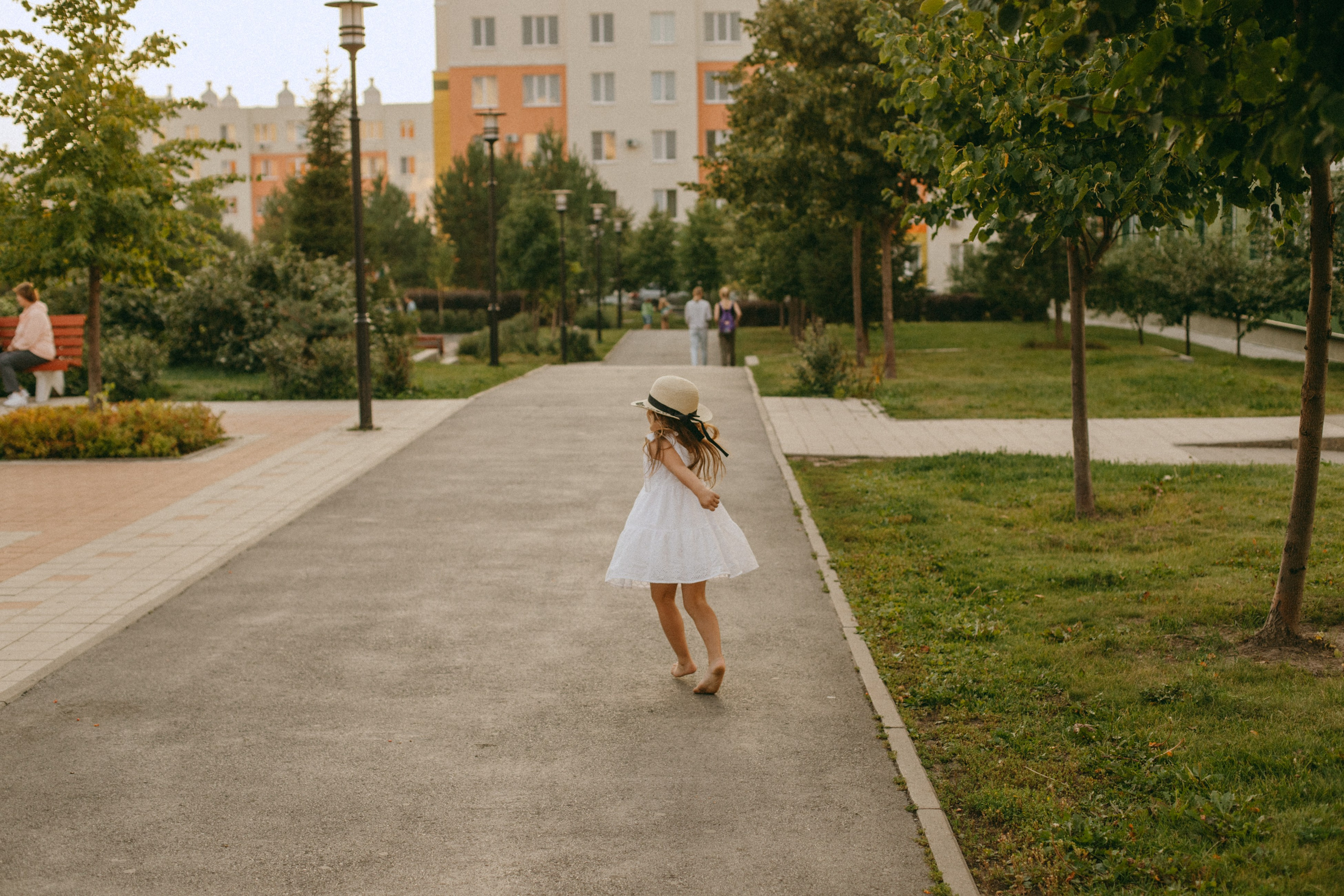 Эмма и Влада на летней прогулке с мамой. Фотограф Наталья Кургина Слюдянка Иркутск