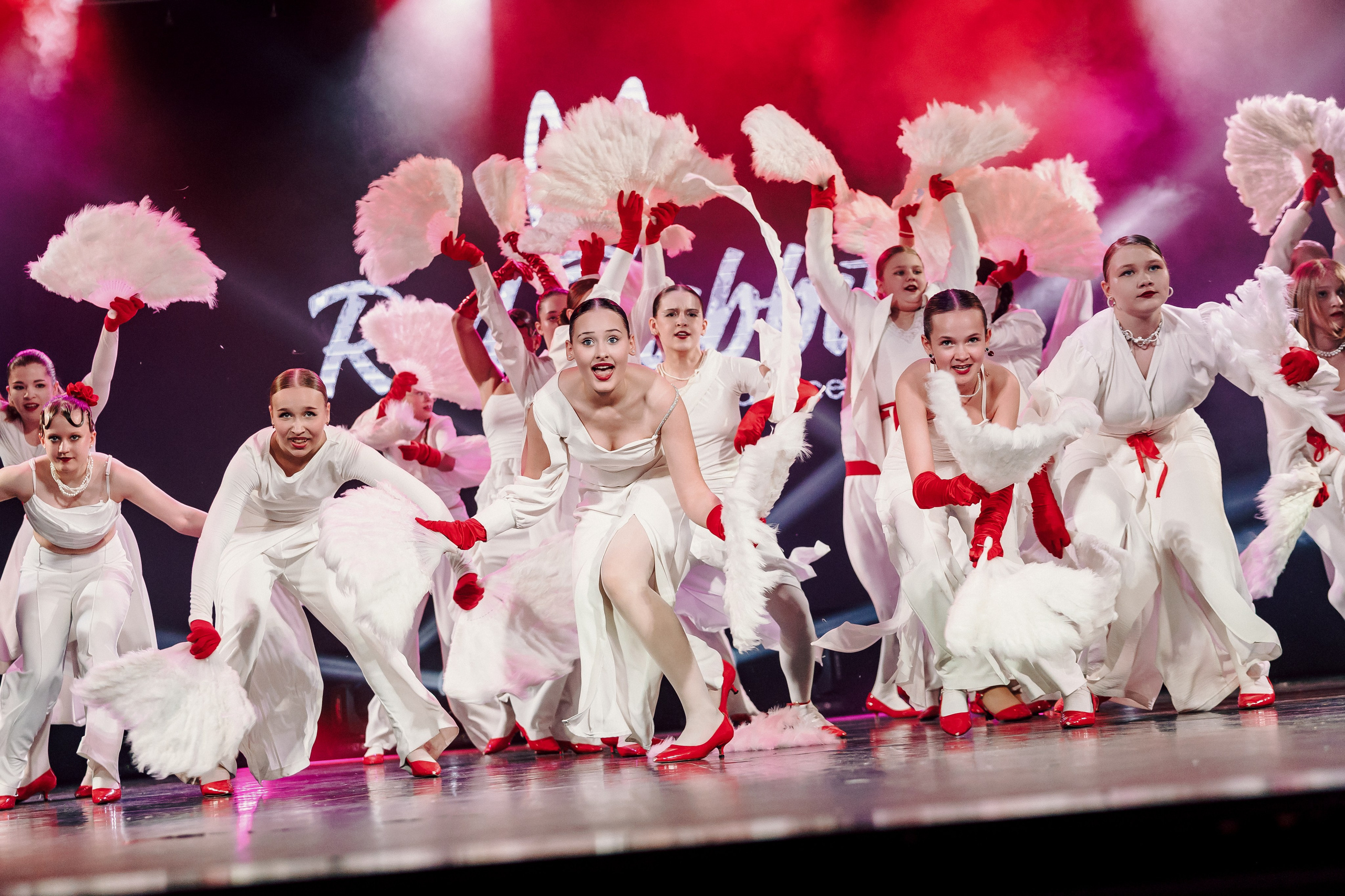 Отчётный концерт танцевальной школы «Red Rabbits» 2025. Лёшка Варзегов — фотограф