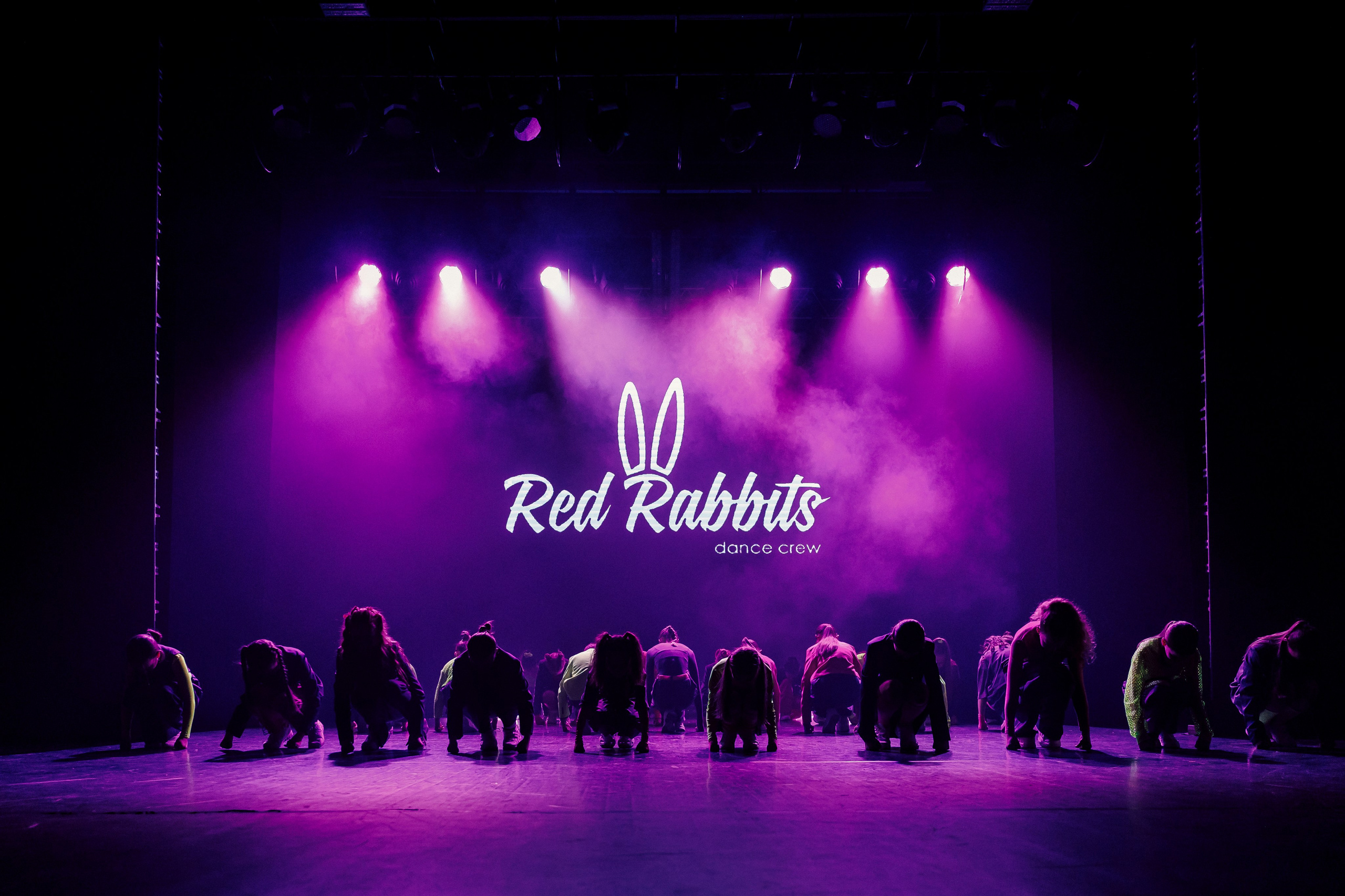 Отчётный концерт танцевальной школы «Red Rabbits» 2025. Лёшка Варзегов — фотограф