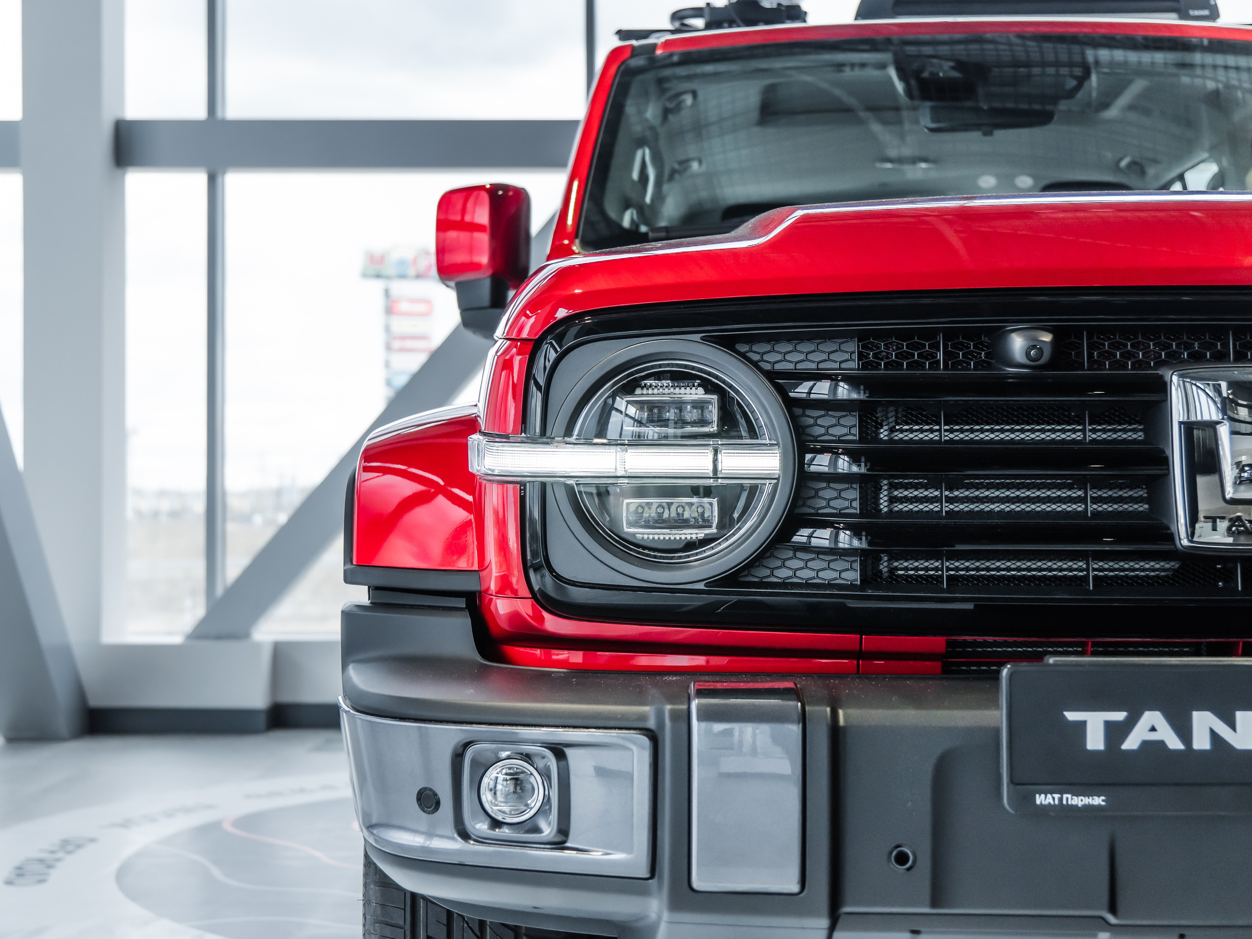 TANK 300 IAT. Opasnophoto