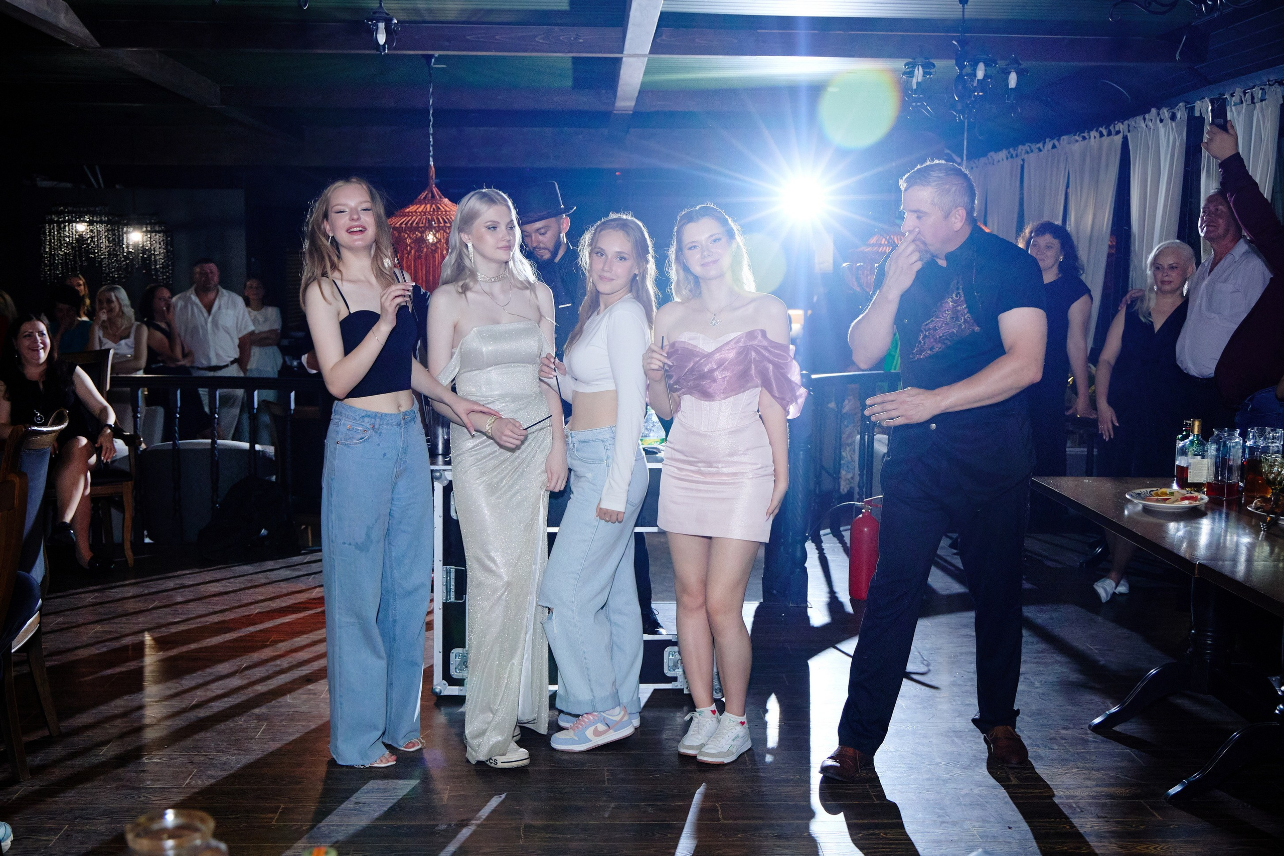 Выпускной 35 Сош. Фотограф Выпускные альбомы Таганрог Сергей Коробченко