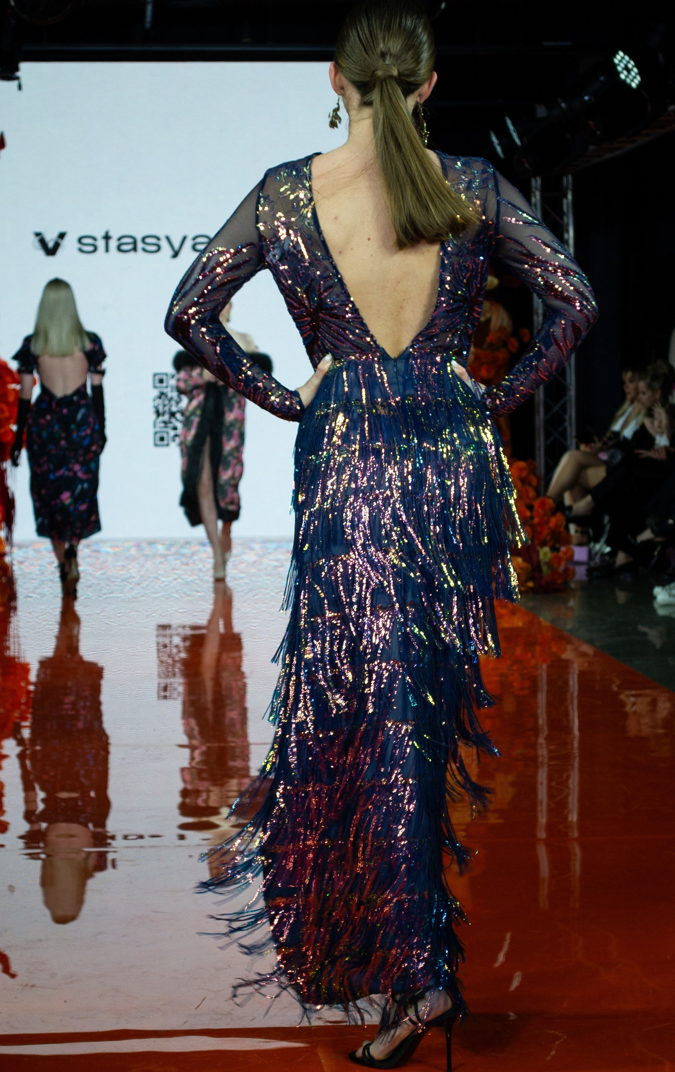 Показ Volga Fashion Week 2025. Victoria Radjevna Репортажный Фотограф — Видеограф Москва • Санкт-Петербург