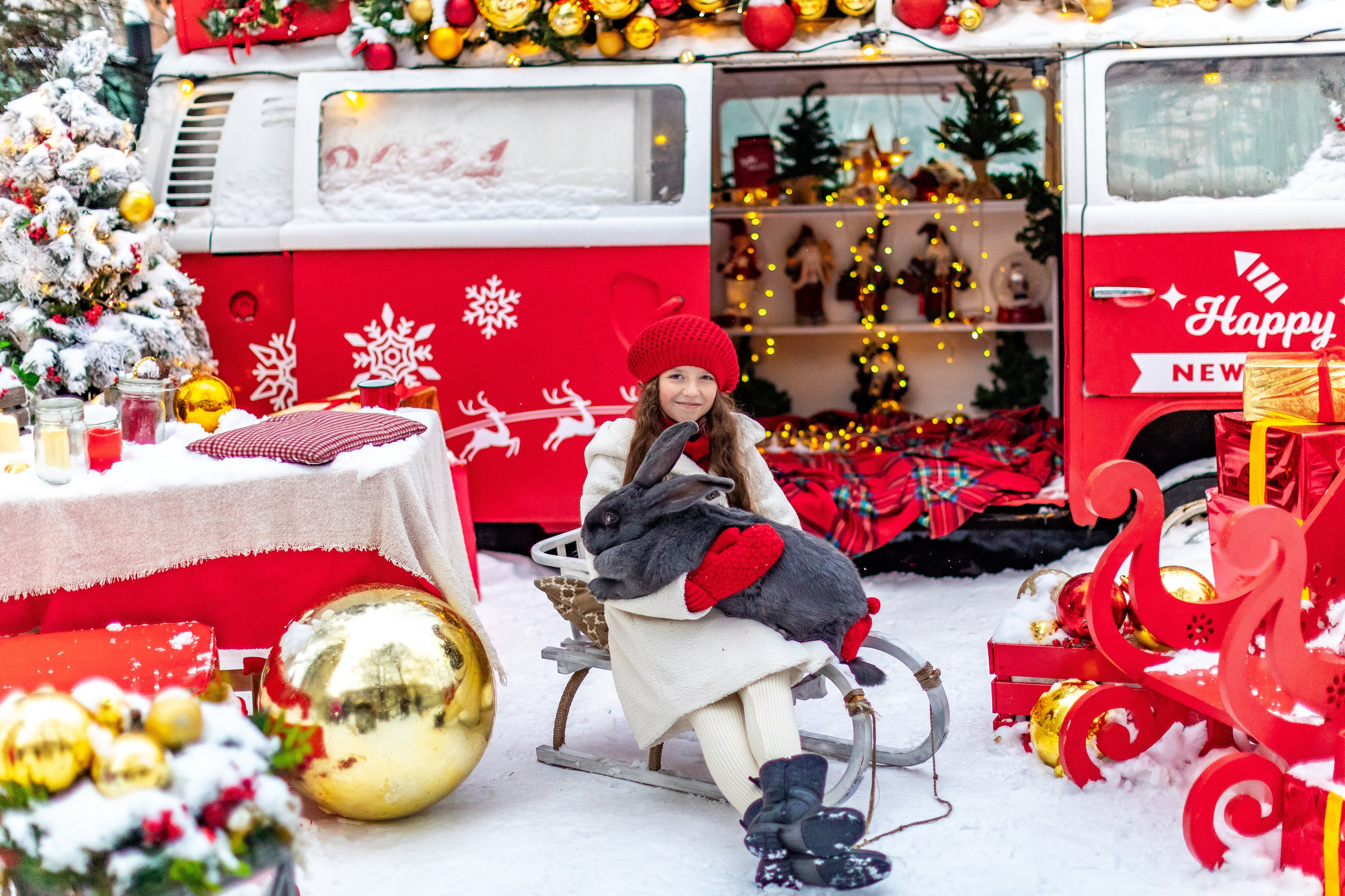 Полина и гигантский кролик Зая. Фото и видео Москва. Свадебный фотограф, видеограф, фотосессии, видеосъемка