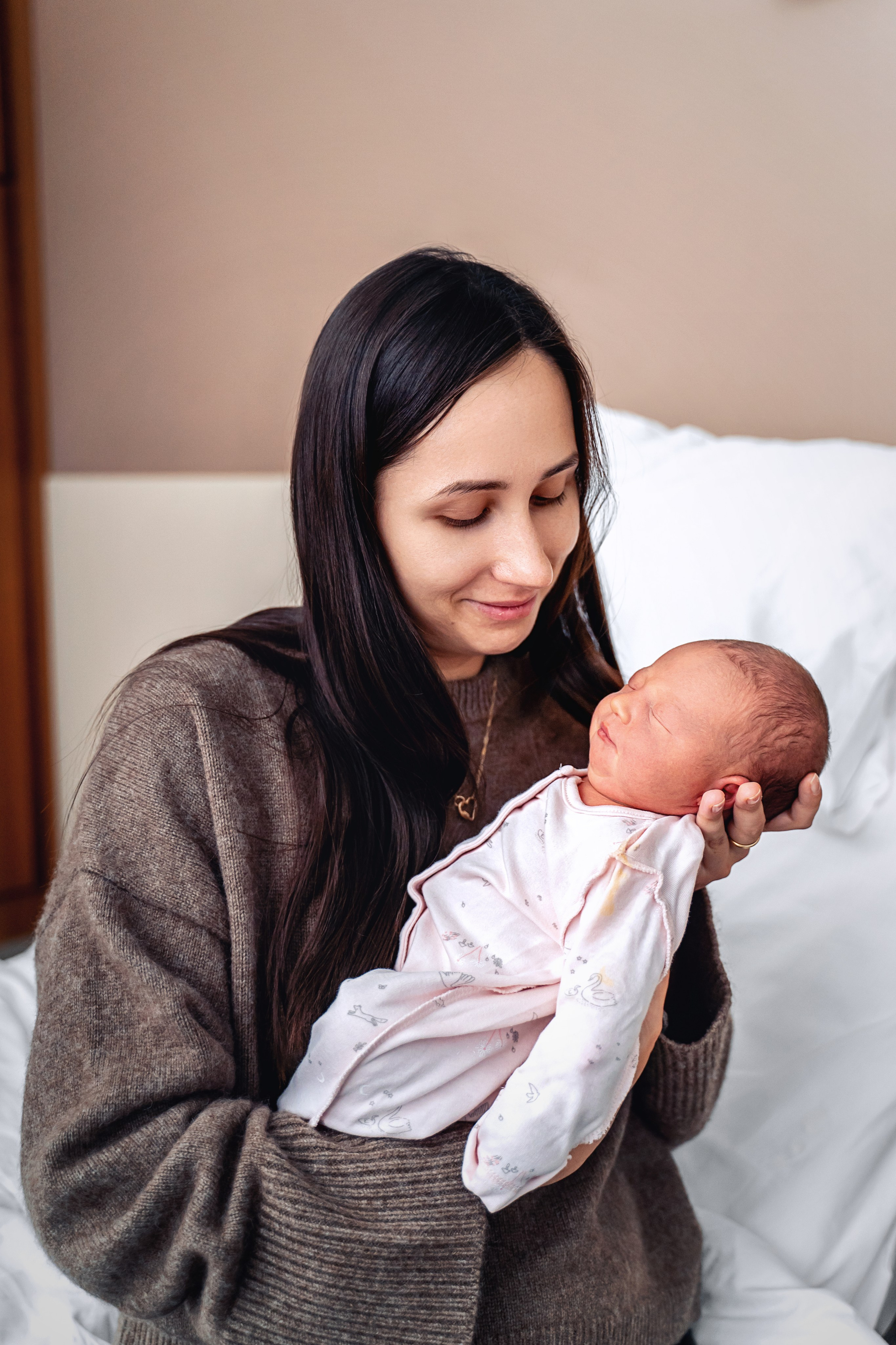 Выписка из роддома Лапино. Фотограф на выписку из роддома Москва. Фотограф \ Видеограф на Крещение, Венчание Москва| Семейные съемки