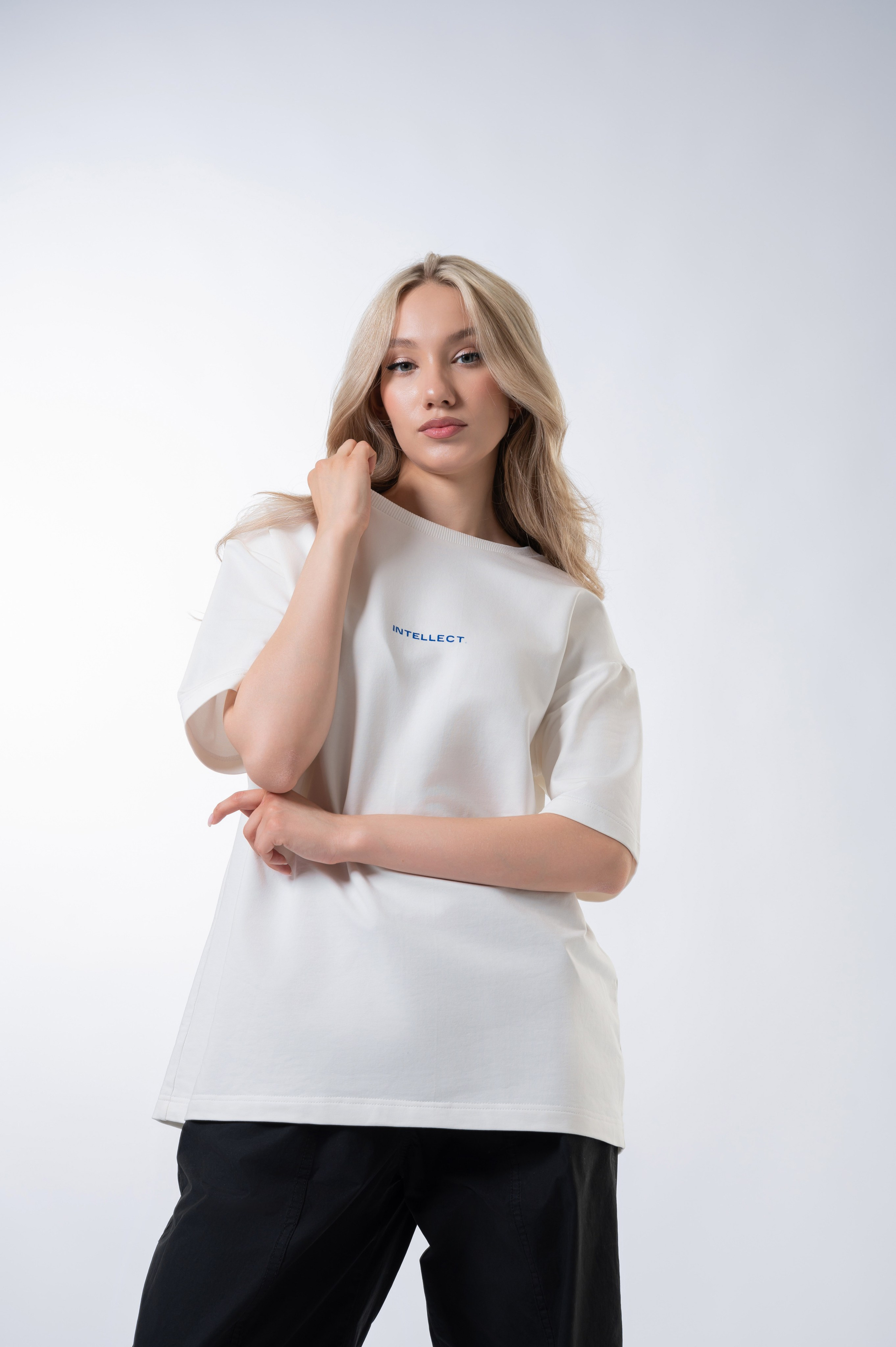 Каталог Девушки. Студия рекламной и предметной съемки товаров WELKO Studio