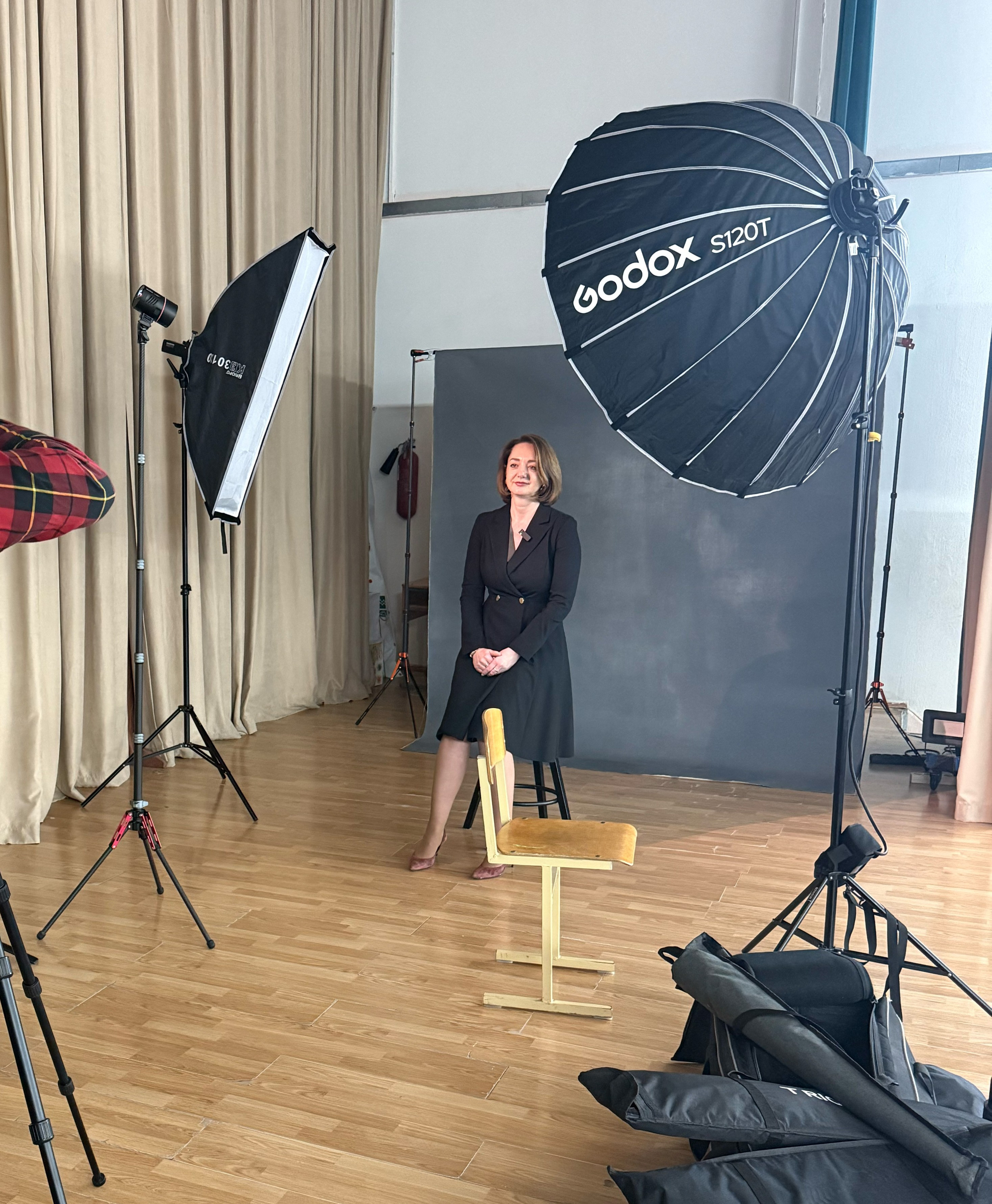 Окта 120 + Стрип (контр голая ад100 со стоек фона, фон -ад100 с снутом). Семейный фотограф Александр Передерий