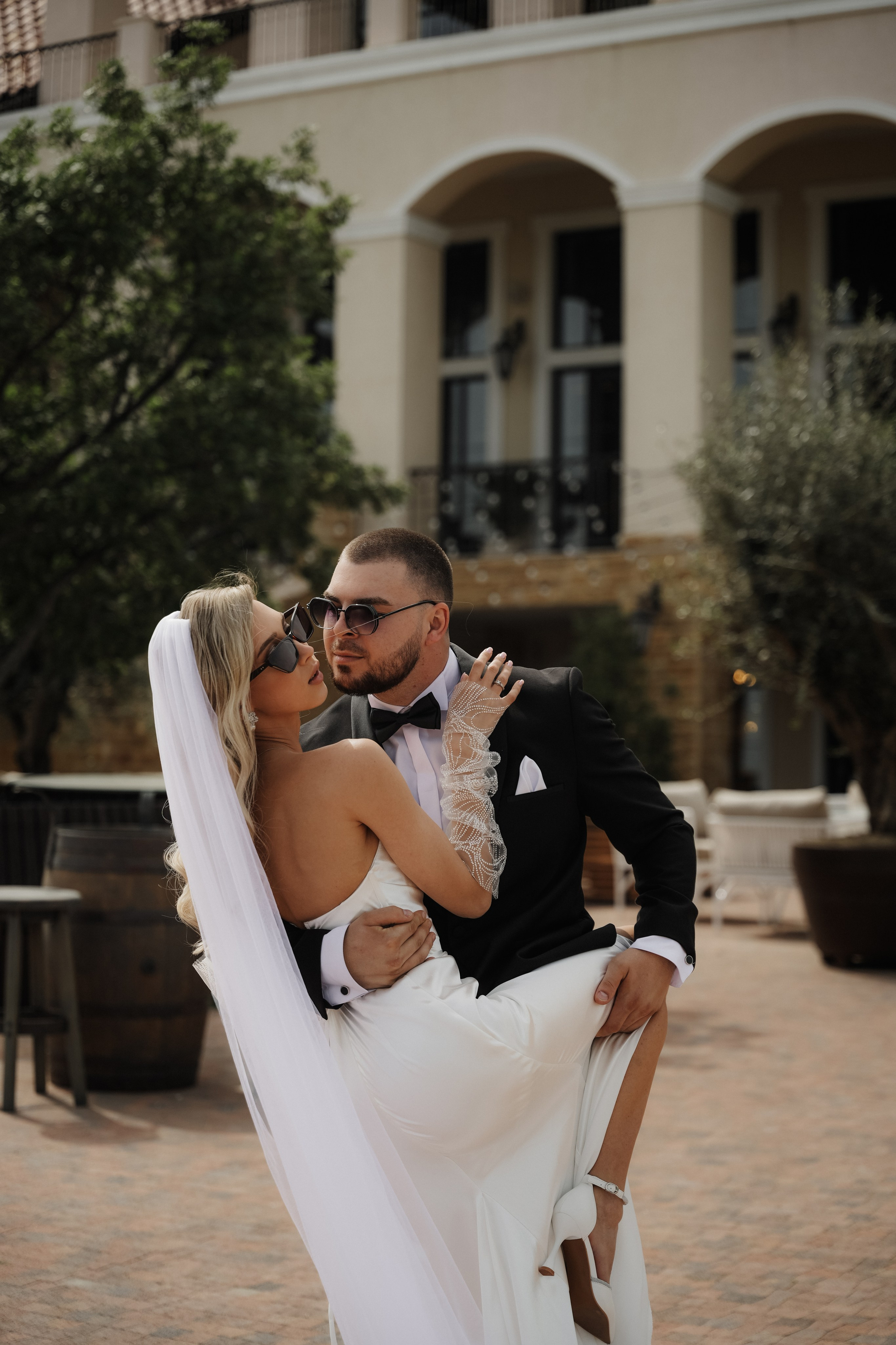 Astoria. VISUAL ARTIST · KRONGAUZ ANASTASIA